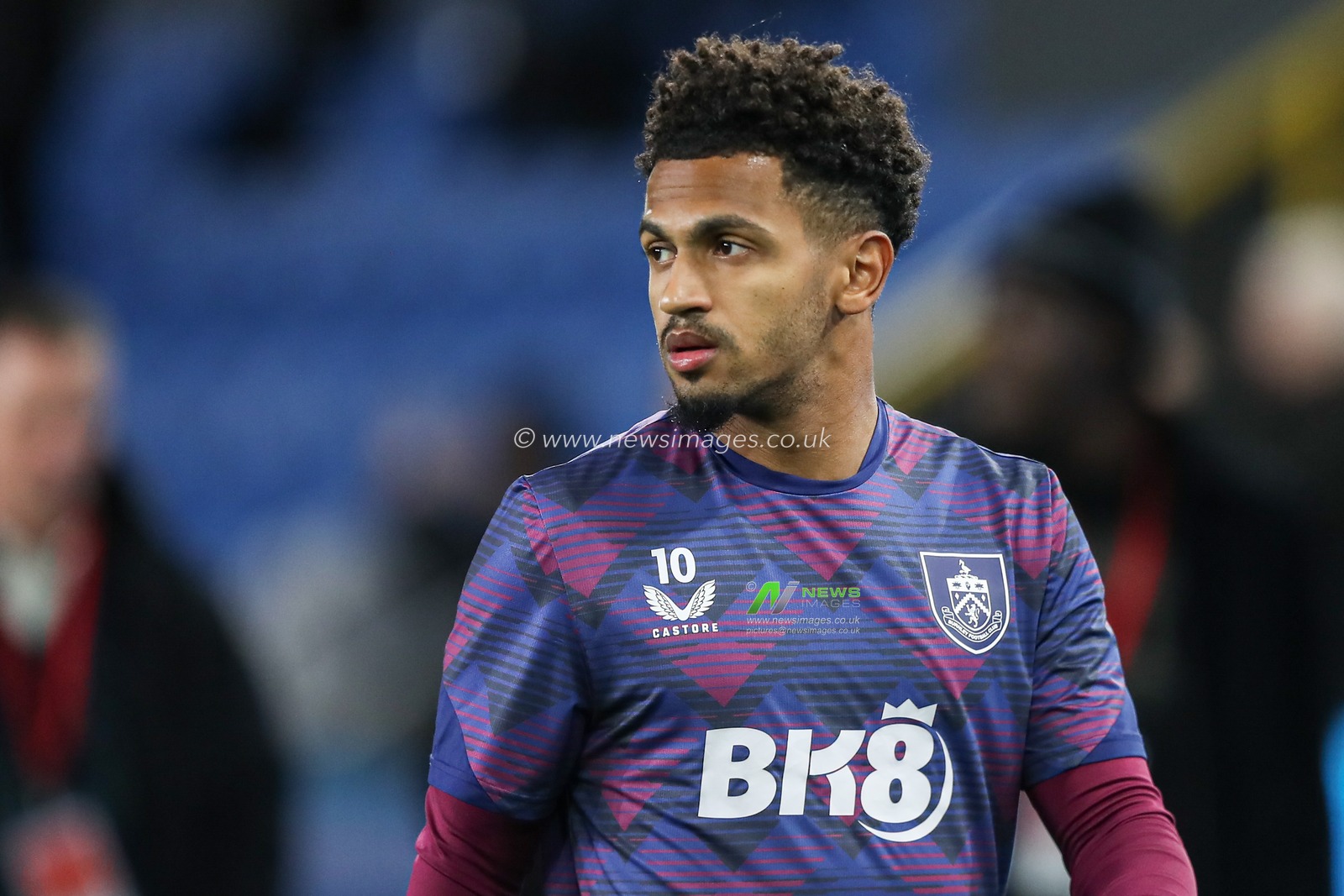 Marcus Edwards of Burnley warms up ahead of the Carabao Cup round 3 match Burnley vs Cardiff City at Turf Moor, Burnley, United Kingdom, 23rd September 2025

(Photo by Jorge Horsted/News Images)