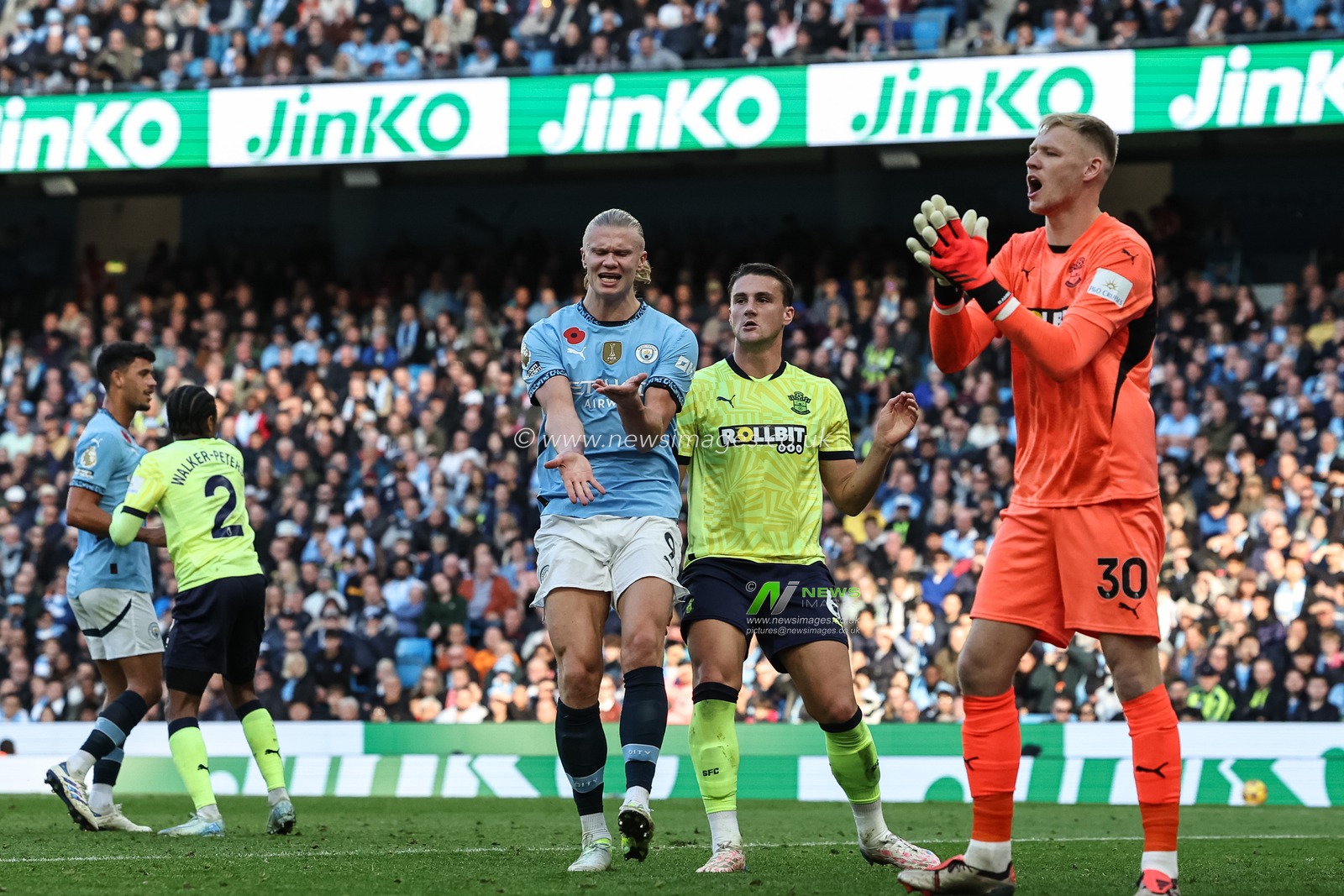 Erling Haaland of Manchester City reacts during the Premier League match Manchester City vs Southampton at Etihad Stadium, Manchester, United Kingdom, 26th October 2024

(Photo by Mark Cosgrove/News Images)