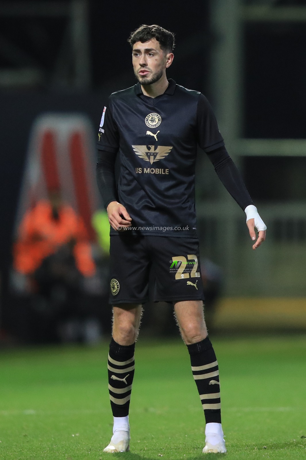 Corey O'Keeffe #22 of Barnsley during the Bristol Street Motors Trophy match Bradford City vs Barnsley at University of Bradford Stadium, Bradford, United Kingdom, 21st November 2023

(Photo by Alfie Cosgrove/News Images)