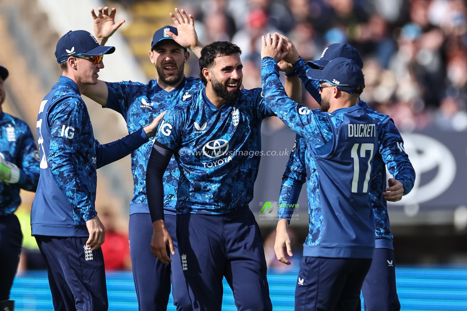 Saqib Mahmood of England celebrates the wicket of Justin Greaves of West Indies with team mates of England during the 1st Metro Bank ODI England vs West Indies at Edgbaston, Birmingham, United Kingdom, 29th May 2025

(Photo by Mark Cosgrove/News Images)