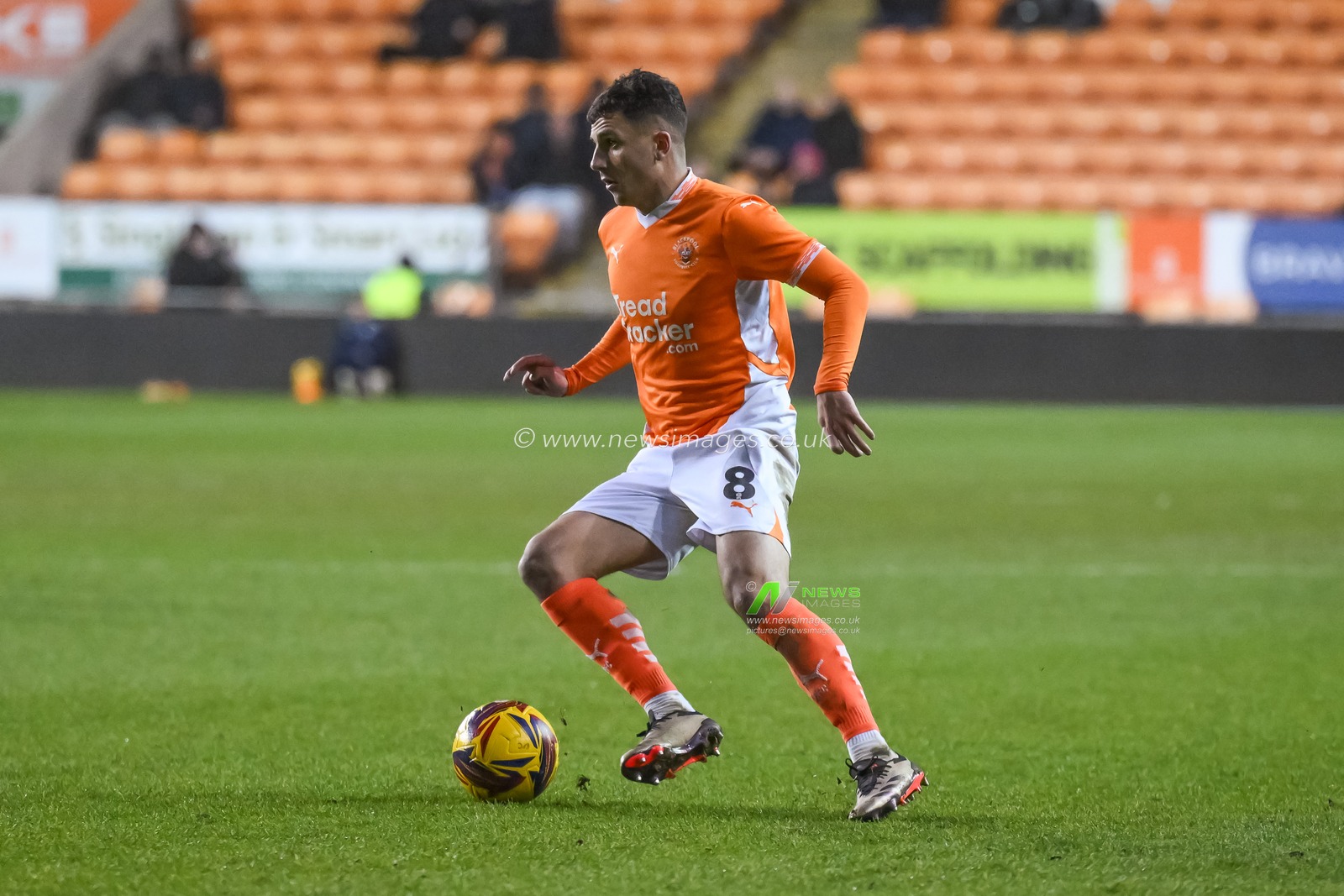 Albie Morgan of Blackpool makes a break with the ball during the Sky Bet League 1 match Blackpool vs Stevenage at Bloomfield Road, Blackpool, United Kingdom, 21st December 2024

(Photo by Craig Thomas/News Images)