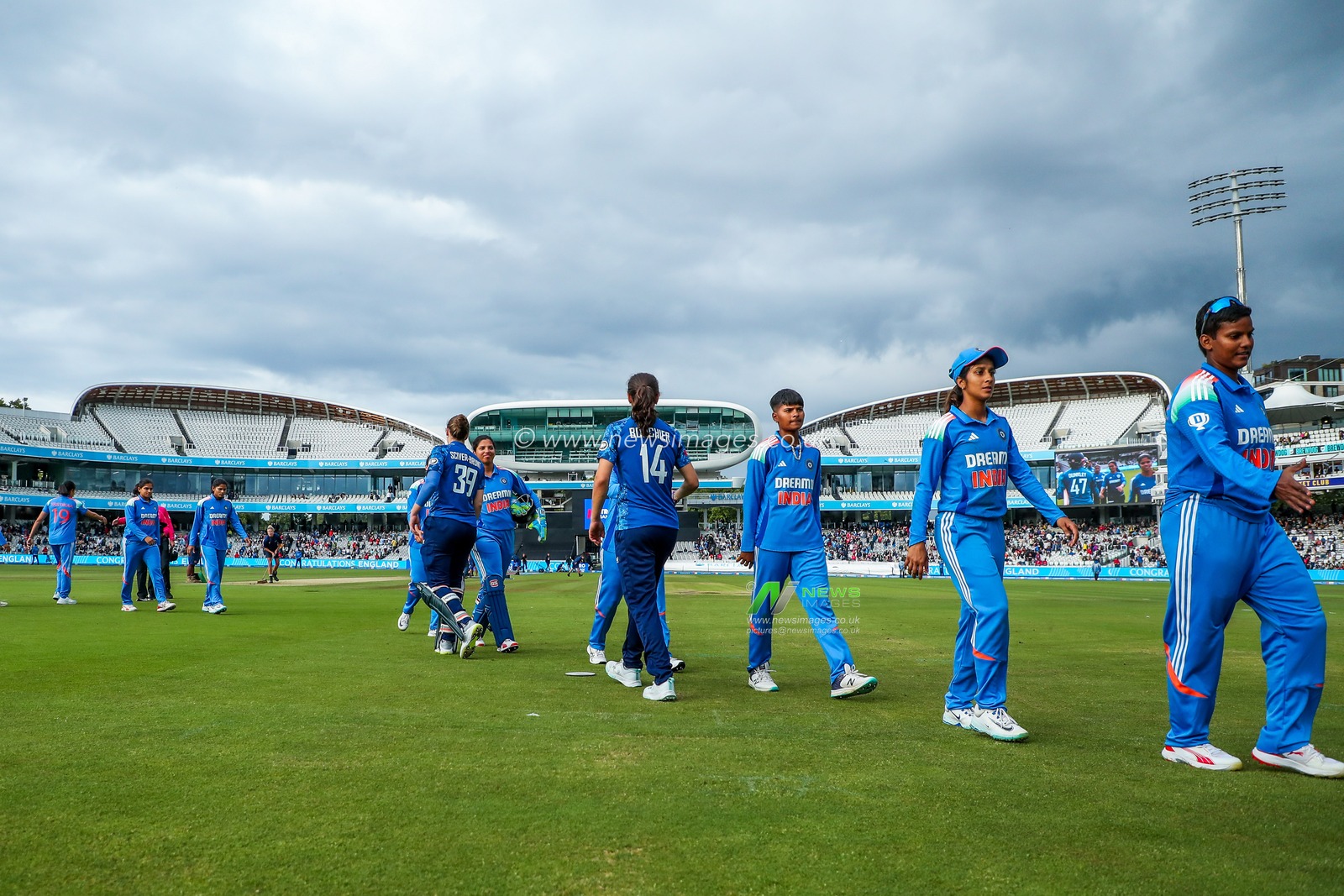 Players shake hands following the 2nd Metro Bank One Day International England Women v India Women at Lords, London, United Kingdom, 19th July 2025

(Photo by Izzy Poles/News Images)