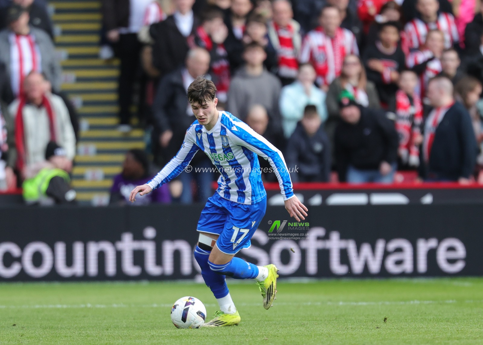 Charlie McNeill of Sheffield Wednesday breaks with the ball during the Sky Bet Championship match Sheffield United vs Sheffield Wednesday at Bramall Lane, Sheffield, United Kingdom on 22 February 2026

(Photo by Richard Bierton/News Images)