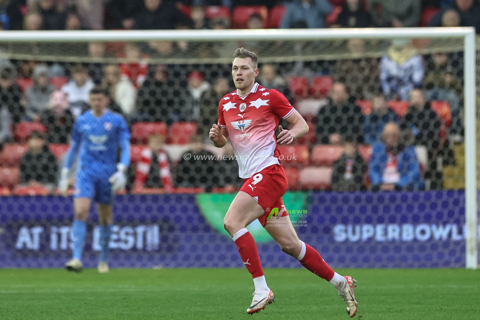 Sam Cosgrove of Barnsley during the Sky Bet League 1 match Barnsley vs Leyton Orient at Oakwell, Barnsley, United Kingdom, 10th February 2024

(Photo by Mark Cosgrove/News Images)