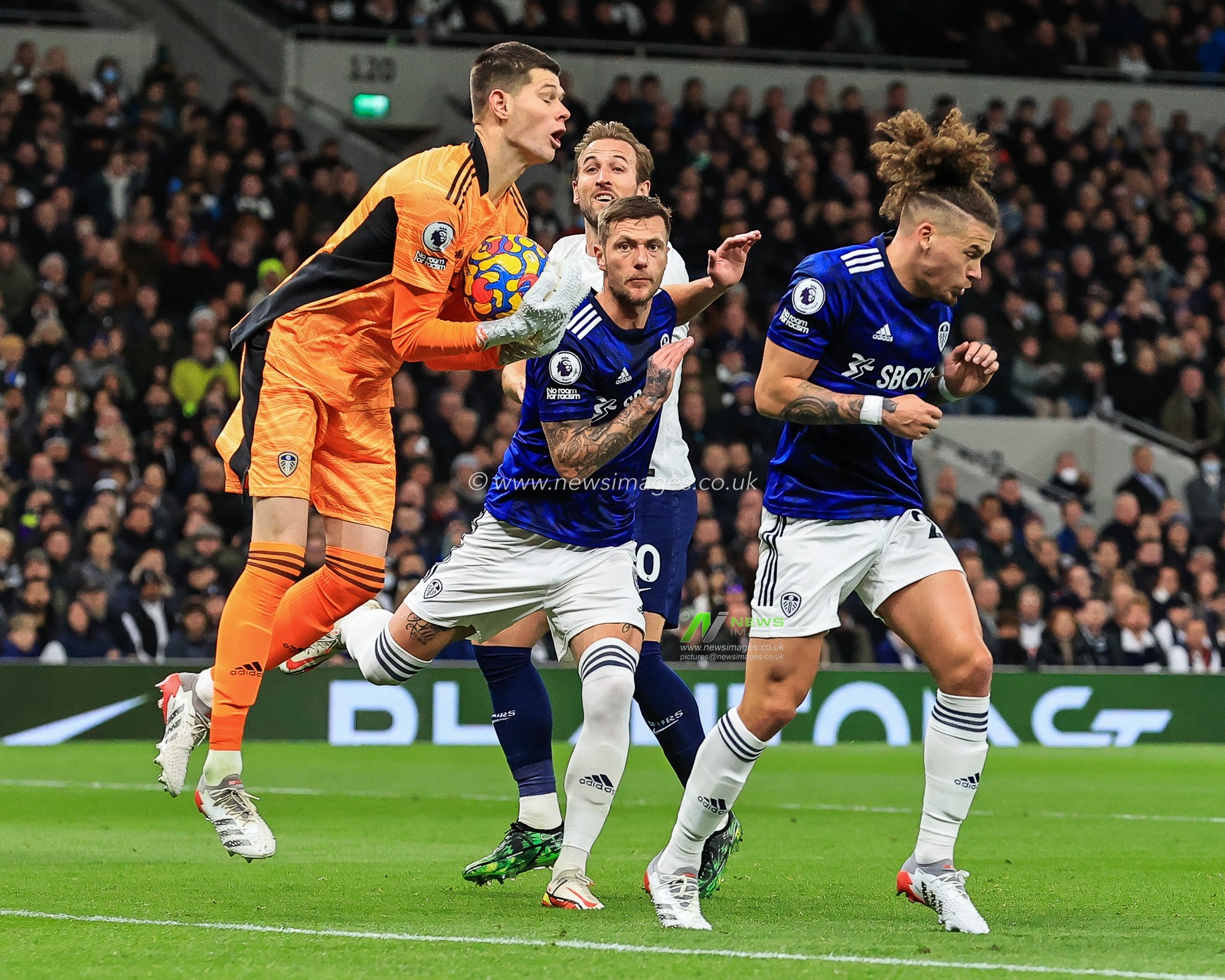 Illan Meslier #1 of Leeds United claims the cross