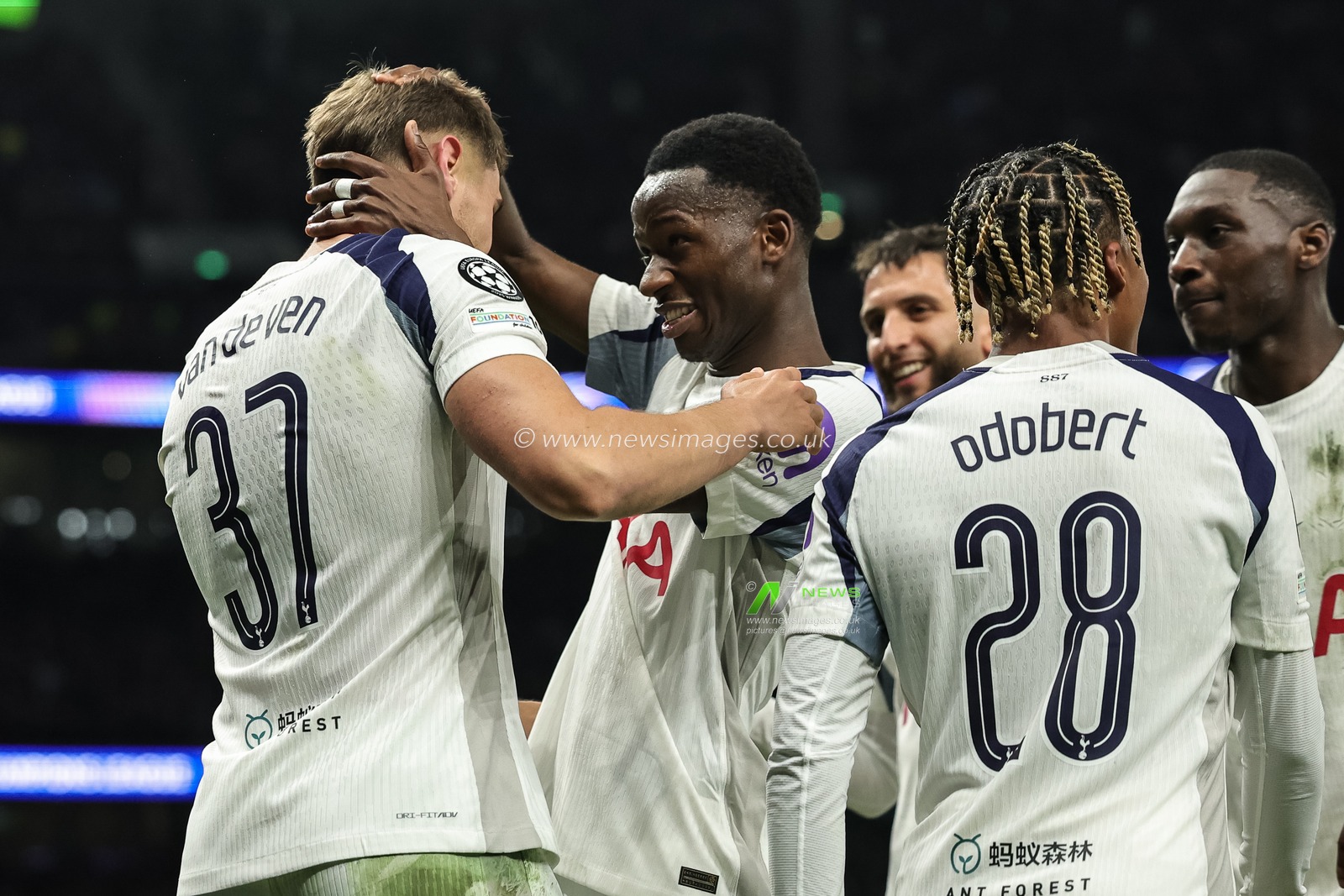 Micky van de Ven of Tottenham Hotspur celebrates his goal to make it 3-0 during the UEFA Champions League Matchday 4 of 8 Tottenham Hotspur vs F.C. Copenhagen at Tottenham Hotspur Stadium, London, United Kingdom, 4th November 2025

(Photo by Mark Cosgrove/News Images)

*** GER AUT SUI OUT ***