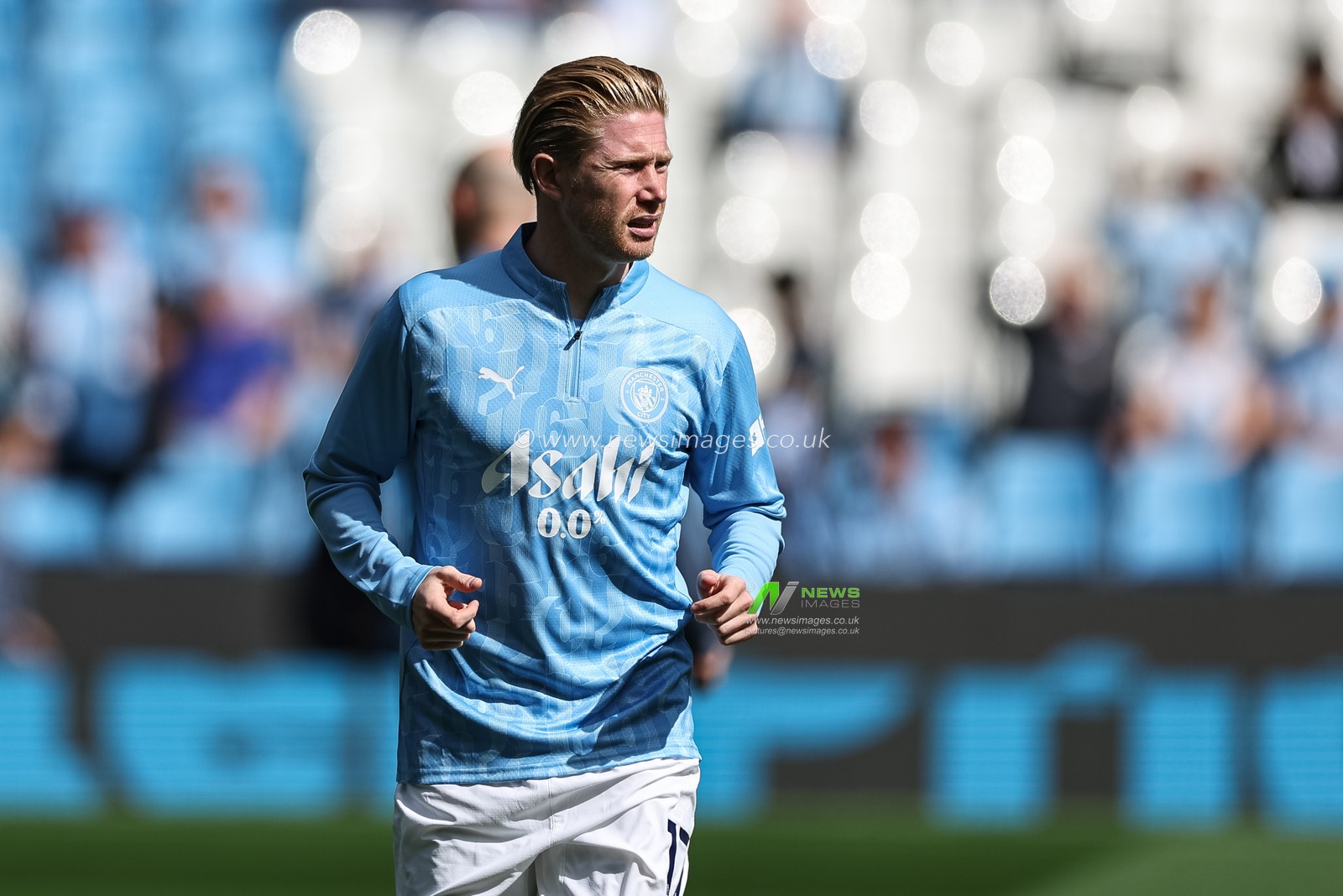Kevin De Bruyne of Manchester City in the pregame warmup session during the Premier League match Manchester City vs Ipswich Town at Etihad Stadium, Manchester, United Kingdom, 24th August 2024

(Photo by Mark Cosgrove/News Images)