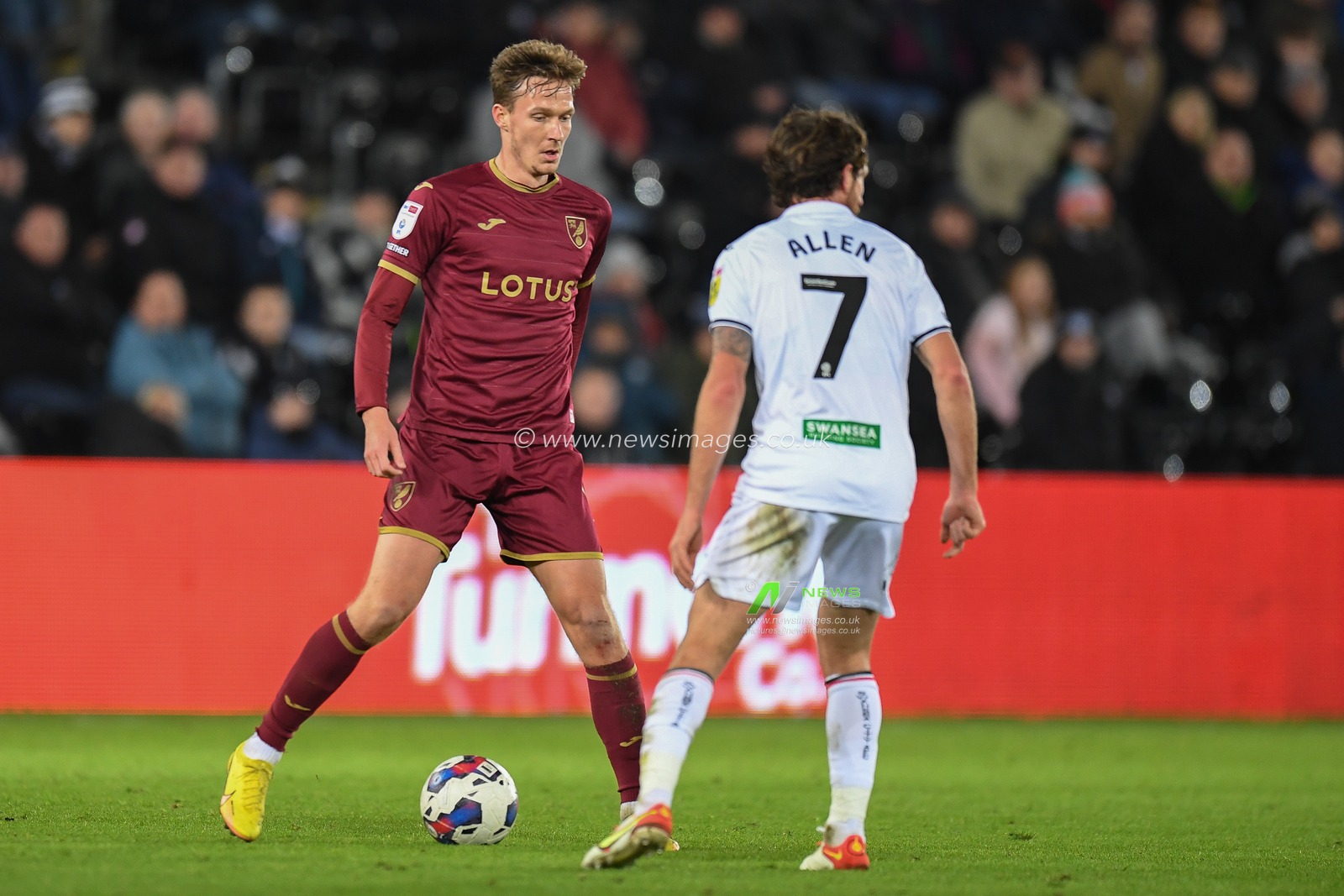 Kieran Dowell #10 of Norwich City during the Sky Bet Championship match Swansea City vs Norwich City at Swansea.com Stadium, Swansea, United Kingdom, 10th December 2022

(Photo by Mike Jones/News Images)
