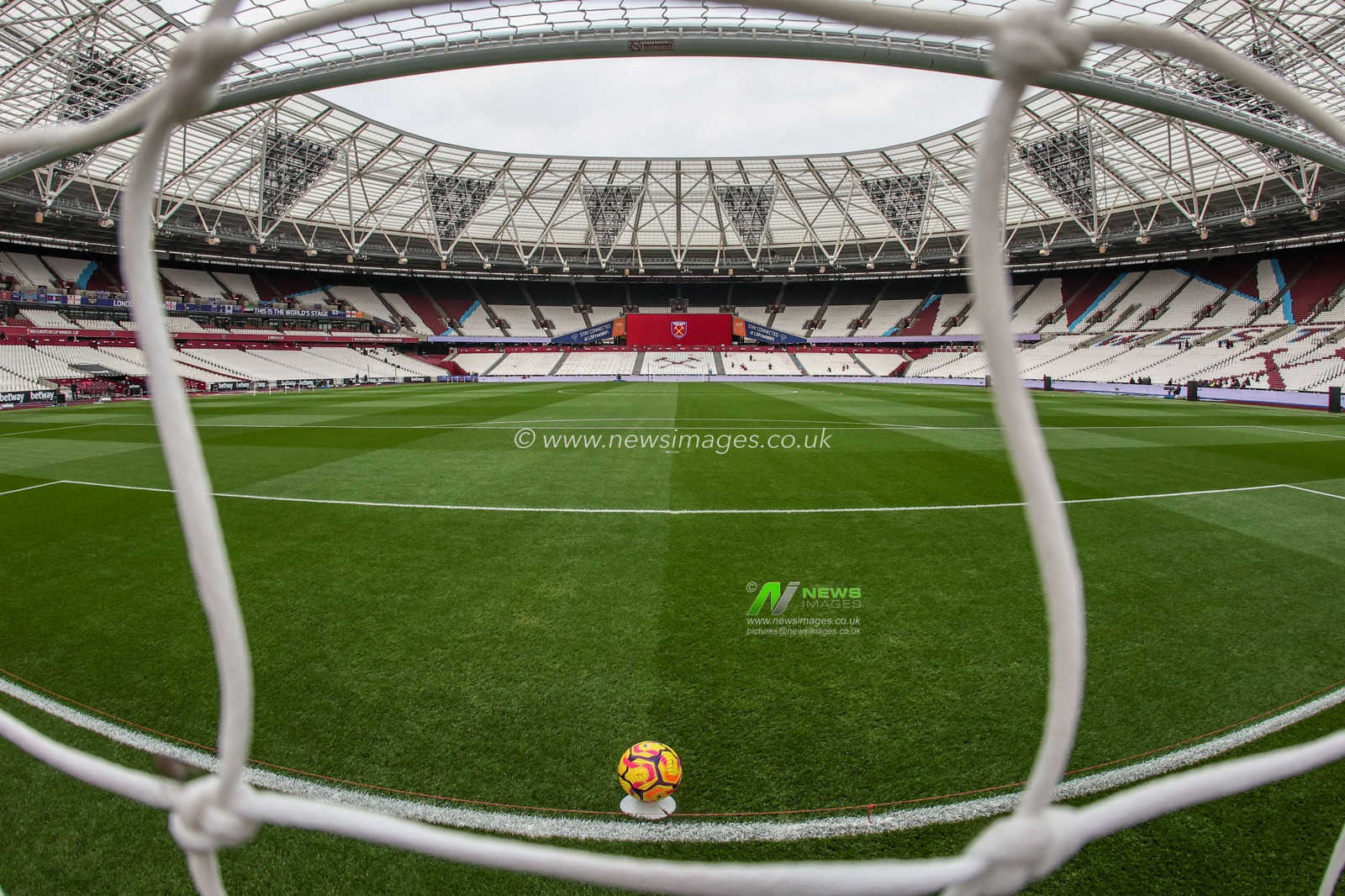 A general view of The London Stadium ahead of the Premier League match West Ham United vs Arsenal at London Stadium, London, United Kingdom, 30th November 2024

(Photo by Mark Cosgrove/News Images)