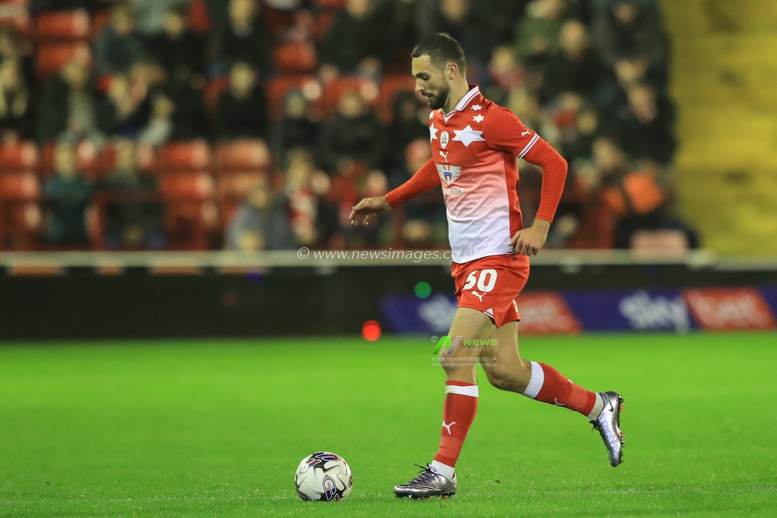 Adam Phillips #30 of Barnsley breaks with the ball during the Sky Bet League 1 match Barnsley vs Shrewsbury Town at Oakwell, Barnsley, United Kingdom, 24th October 2023

(Photo by Alfie Cosgrove/News Images)