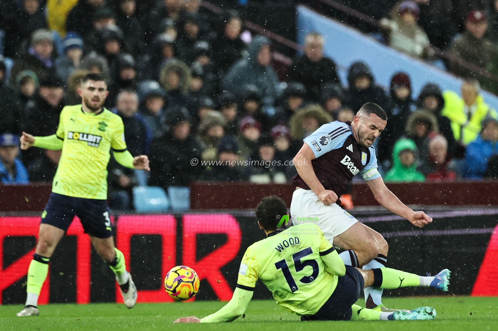 Nathan Wood of Southampton tackles John McGinn of Aston Villa during the Premier League match Aston Villa vs Southampton at Villa Park, Birmingham, United Kingdom, 7th December 2024

(Photo by Mark Cosgrove/News Images)