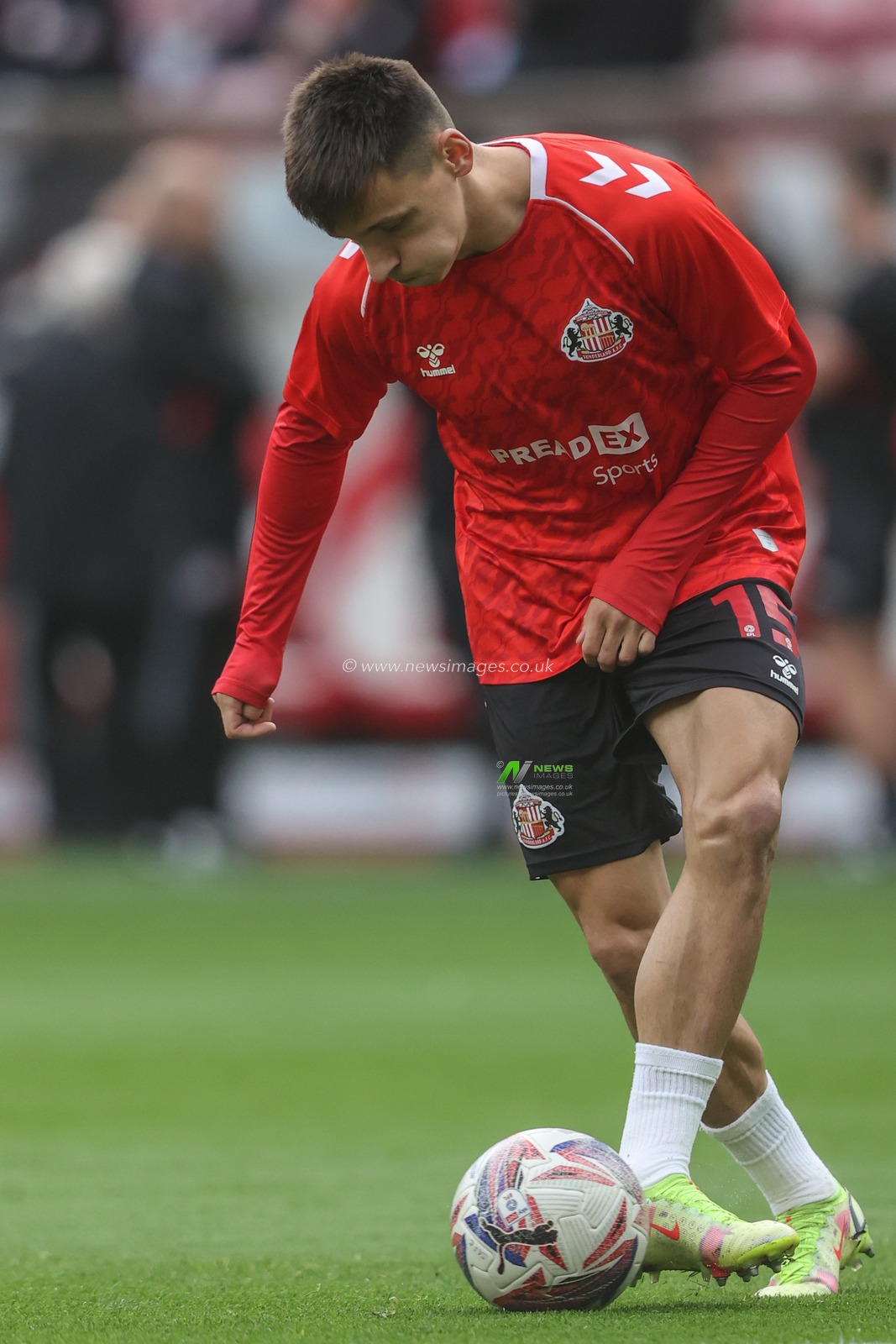 Nazariy Rusyn of Sunderland in the pregame warmup session during the Sky Bet Championship match Sunderland vs Oxford United at Stadium Of Light, Sunderland, United Kingdom, 26th October 2024

(Photo by Alfie Cosgrove/News Images)
