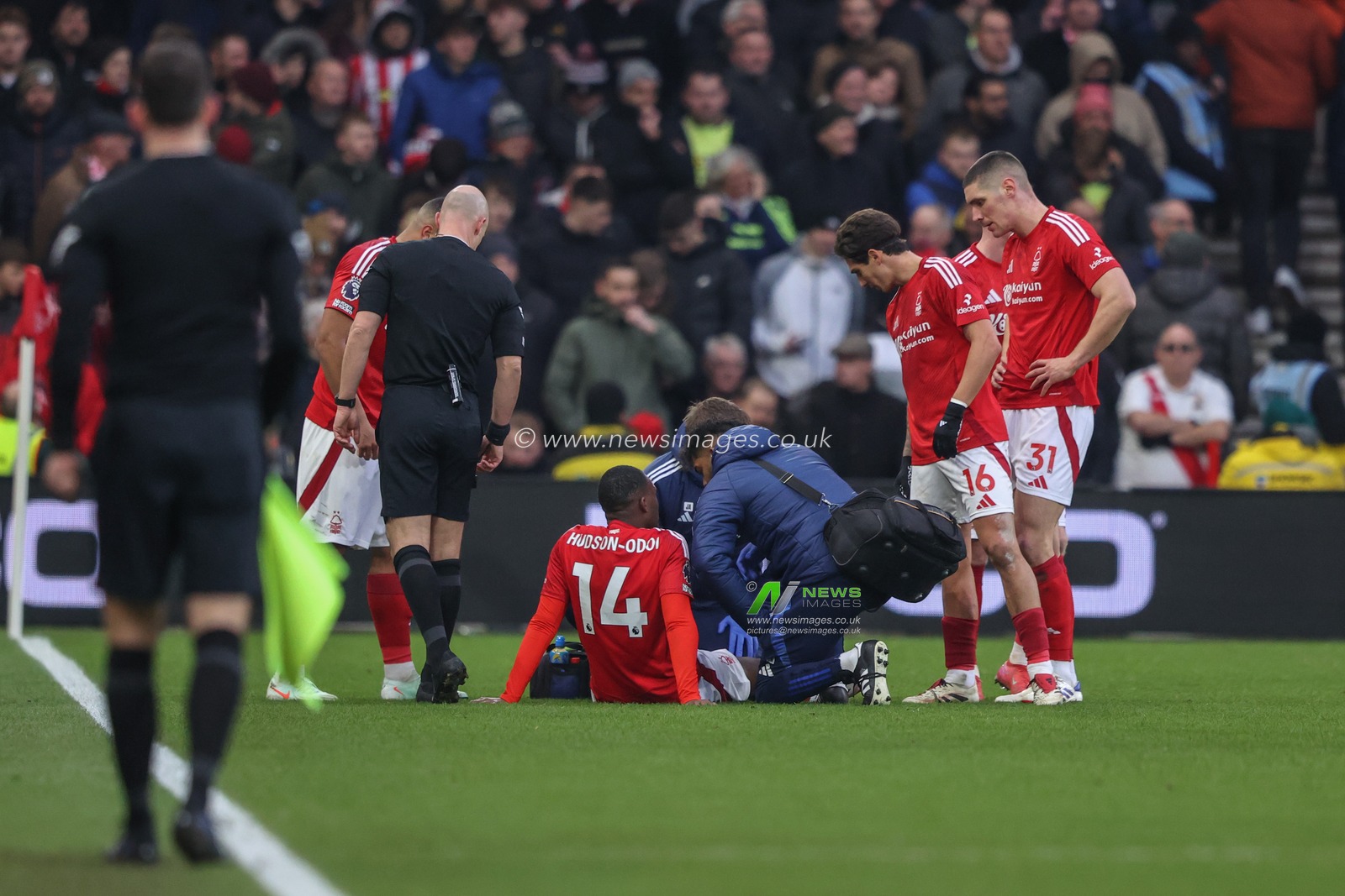 Callum Hudson-Odoi of Nottingham Forest receives treatment during the Premier League match Nottingham Forest vs Southampton at City Ground, Nottingham, United Kingdom, 19th January 2025

(Photo by Alfie Cosgrove/News Images)