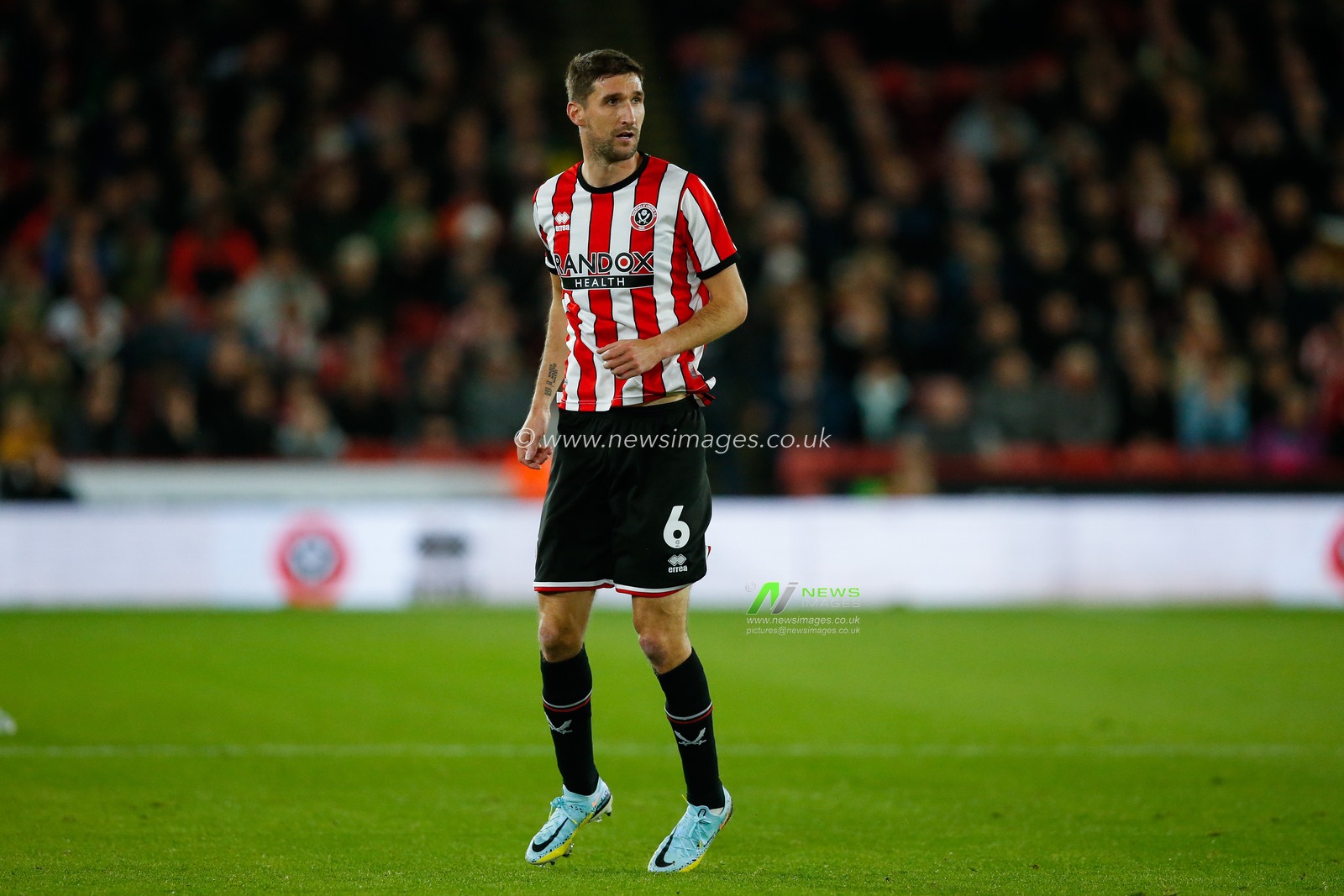 Chris Basham #6 of Sheffield United during the Sky Bet Championship match Sheffield United vs Queens Park Rangers at Bramall Lane, Sheffield, United Kingdom, 4th October 2022

(Photo by Ben Early/News Images)