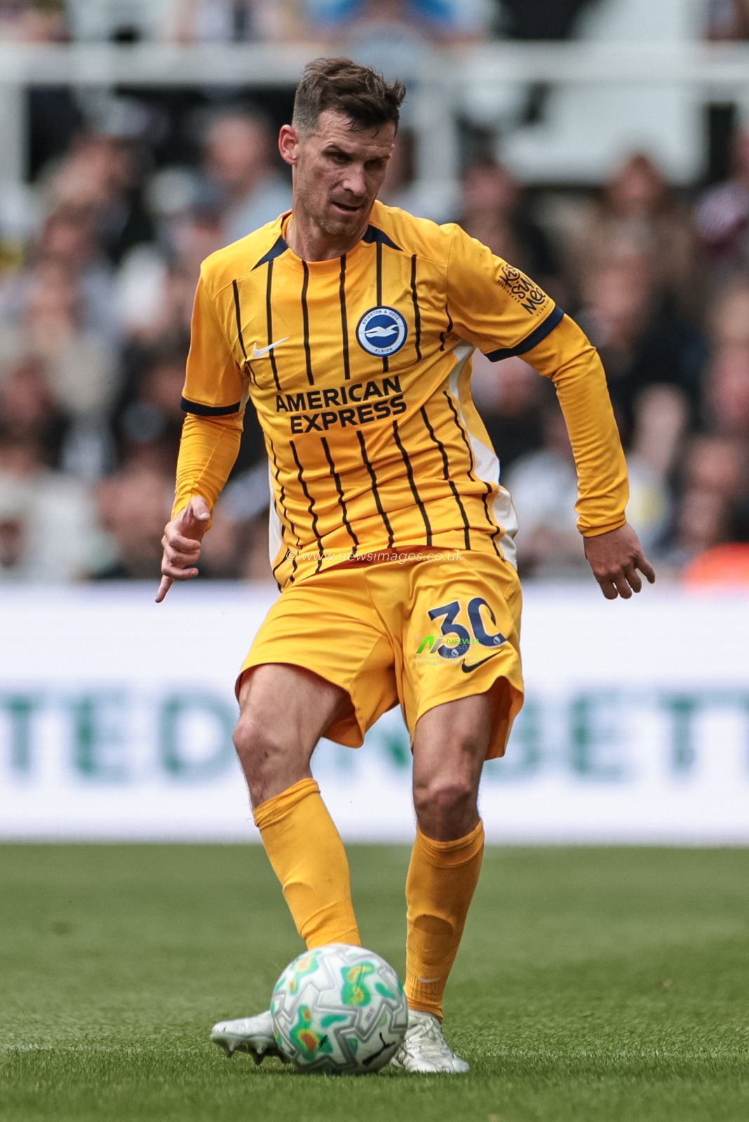 Pascal Grob of Brighton & Hove Albion breaks with the ball during the Premier League match Newcastle Untied vs Brighton & Hove Albion at St. James's Park, Newcastle, United Kingdom on 02 May 2026

(Photo by Mark Cosgrove/News Images)
