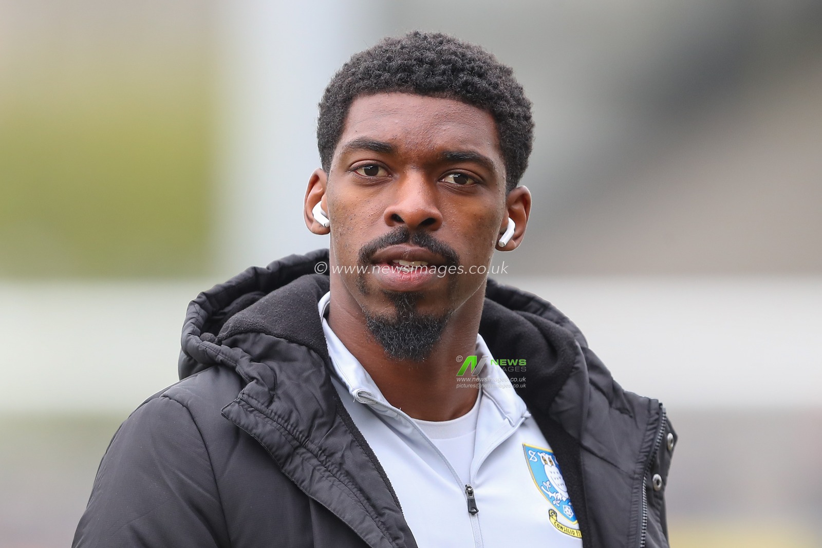 Tyreeq Bakinson #19 of Sheffield Wednesday arrives ahead of the Sky Bet League 1 match Burton Albion vs Sheffield Wednesday at Pirelli Stadium, Burton upon Trent, United Kingdom, 15th April 2023

(Photo by Gareth Evans/News Images)