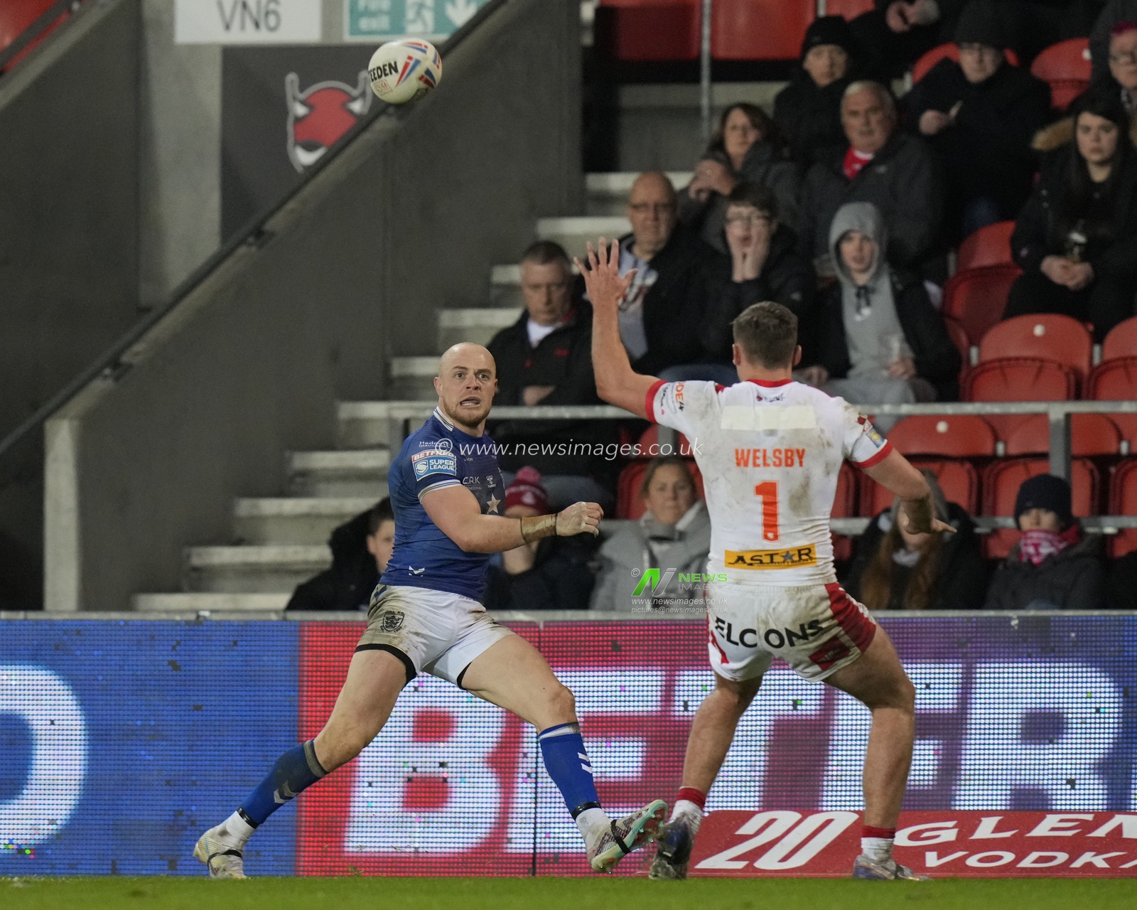 Adam Swift #2 of Hull FC chips the ball over Jack Welsby #1 of St Helens during the Betfred Super League Round 5 match St Helens vs Hull FC at Totally Wicked Stadium, St Helens, United Kingdom, 17th March 2023

(Photo by Steve Flynn/News Images)