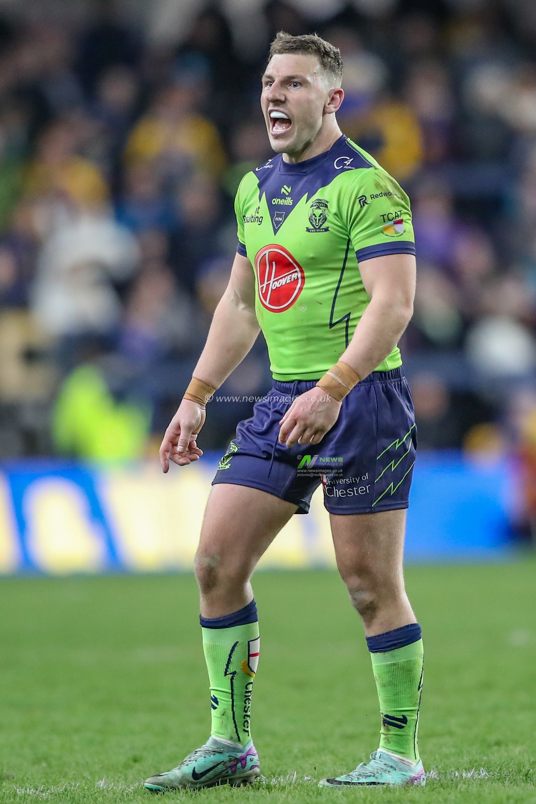 George Williams of Warrington Wolves gives teams mates instructions during the Betfred Super League Round 7 match Leeds Rhinos vs Warrington Wolves at Headingley Stadium, Leeds, United Kingdom, 5th April 2024

(Photo by Alfie Cosgrove/News Images)