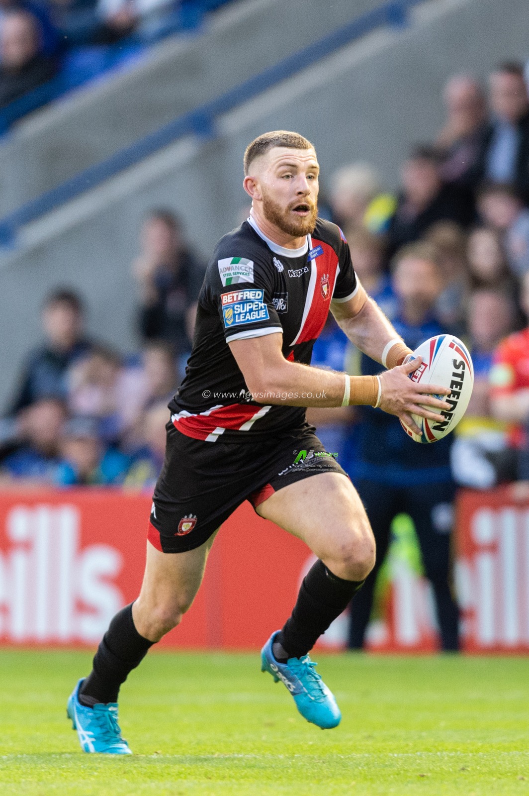12th July 2019 , Halliwell Jones Stadium, Warrington, England;  Betfred Super League, Round 22, Warrington Wolves vs Salford Red Devils ; Jackson Hastings of Salford Red Devils in action during the game 

Credit: Richard Long/News Images