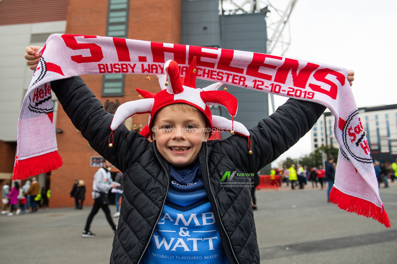 12th October 2019, Old Trafford, Manchester, England; The Grand Final 2019, Saint Helens v Salford Red Devils : A young St. Helens fan at Old Trafford

Credit: Craig Thomas/News Images