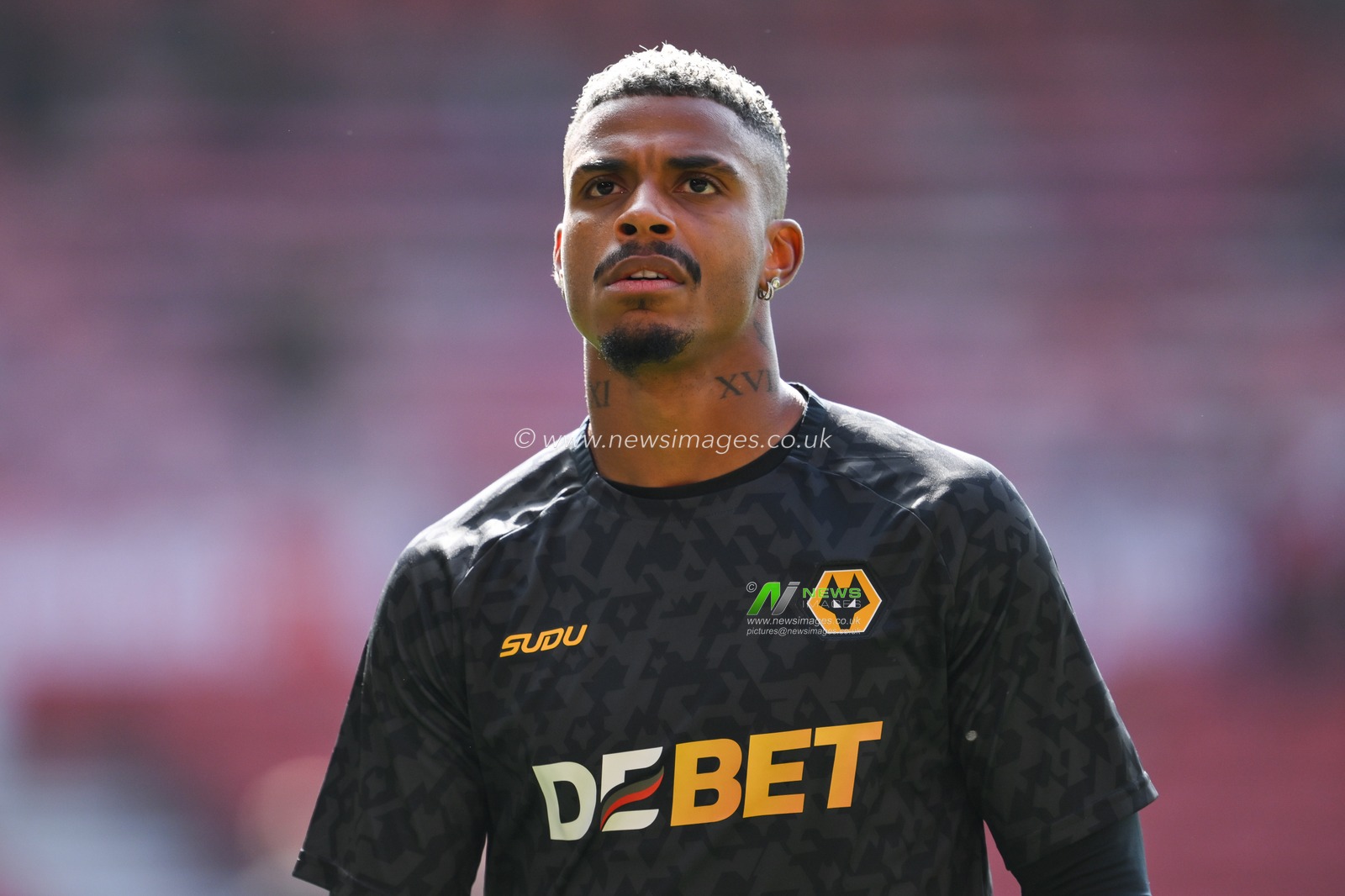 Mario Lemina of Wolverhampton Wanderers during the pre-game warmup ahead of the Premier League match Nottingham Forest vs Wolverhampton Wanderers at City Ground, Nottingham, United Kingdom, 31st August 2024

(Photo by Craig Thomas/News Images)