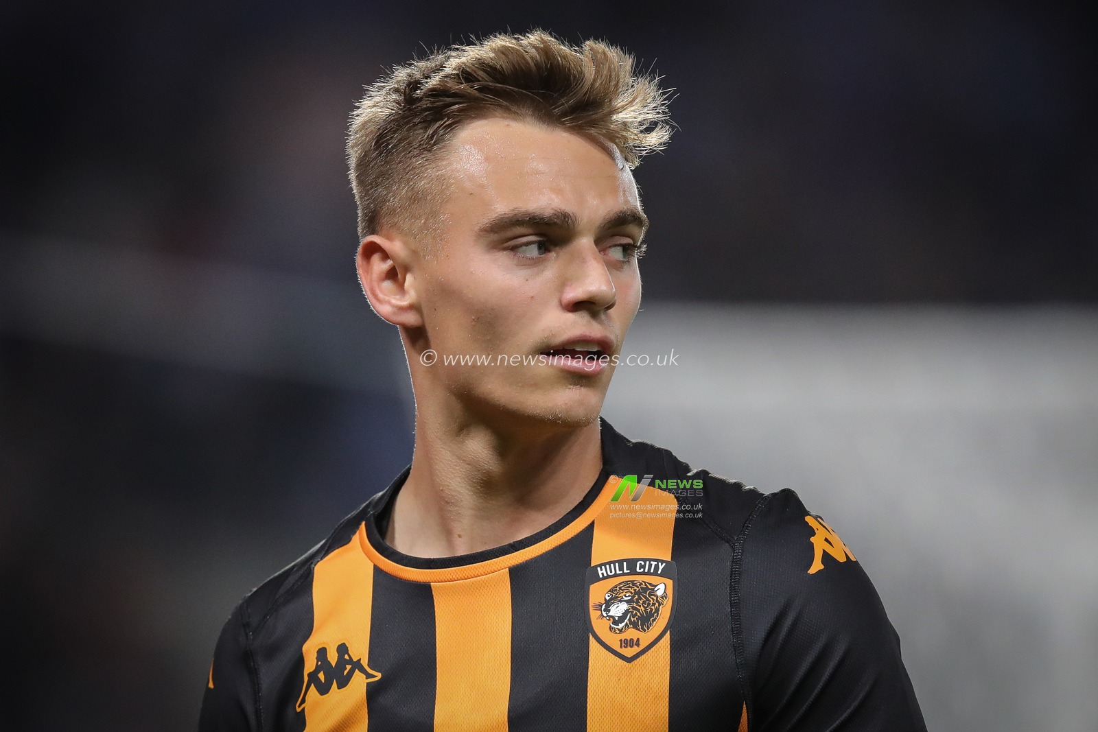 Scott Twine #30 of Hull City during the Sky Bet Championship match Hull City vs Coventry City at MKM Stadium, Hull, United Kingdom, 15th September 2023

(Photo by James Heaton/News Images)