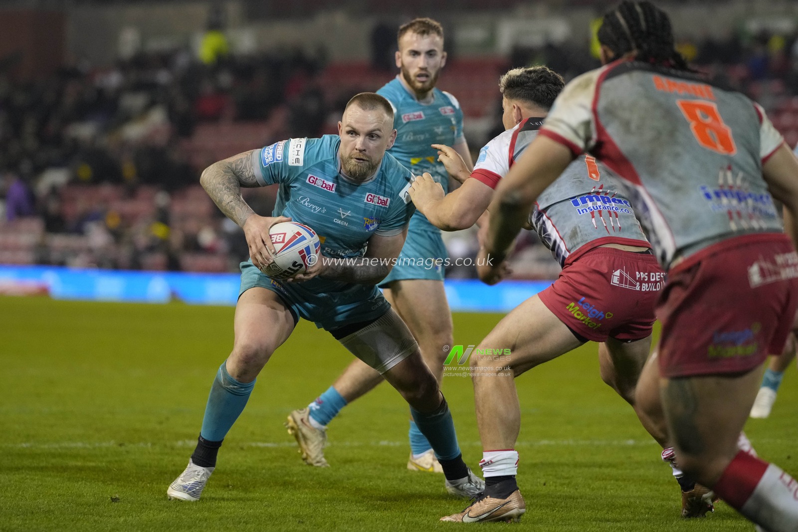 Blake Austin #6 of Leeds Rhinos during the Betfred Super League Round 10 match Leigh Leopards vs Leeds Rhinos at Leigh Sports Village, Leigh, United Kingdom, 21st April 2023

(Photo by Steve Flynn/News Images)