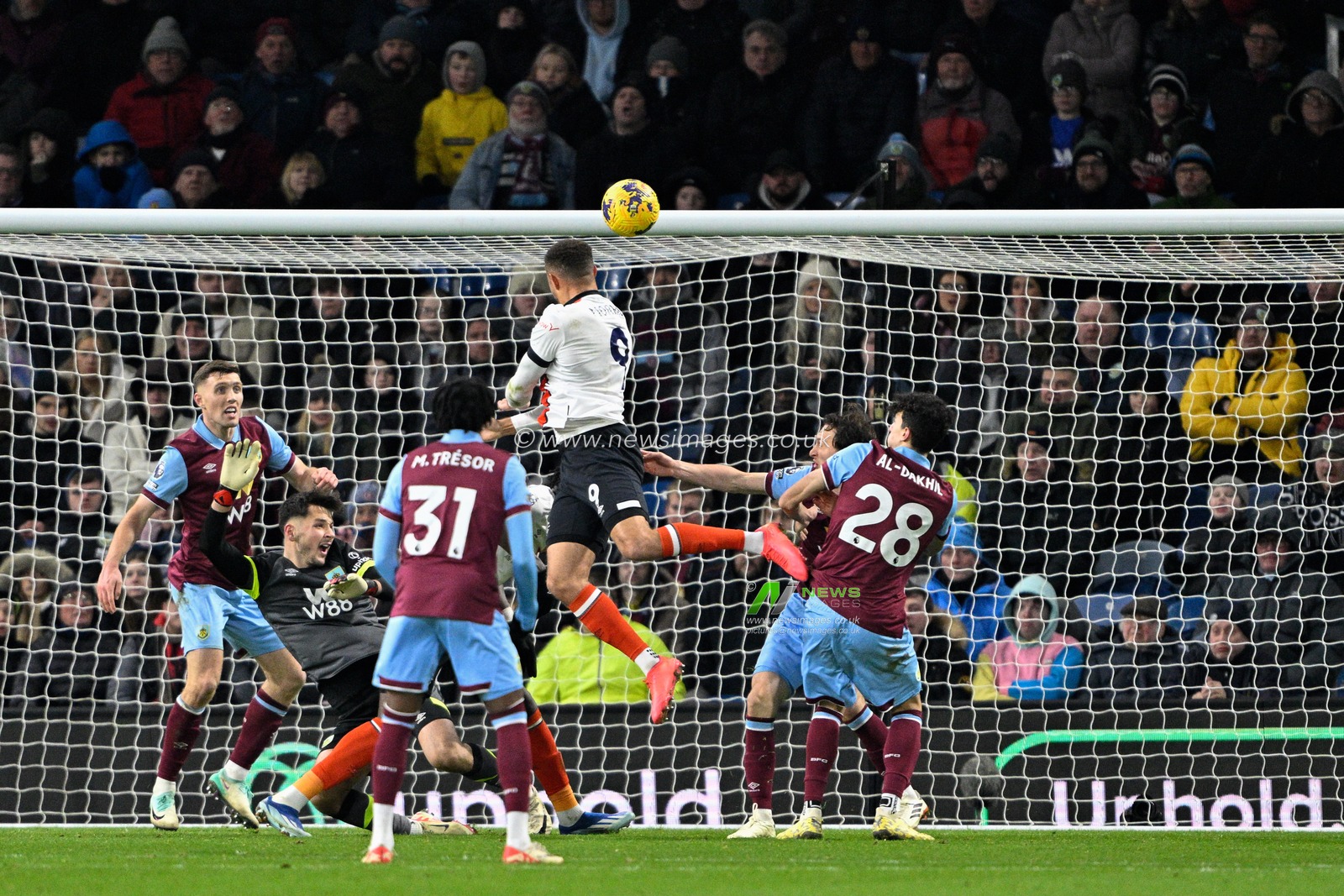 Carlton Morris of Luton Town scores a goal to make it 1-1 during the Premier League match Burnley vs Luton Town at Turf Moor, Burnley, United Kingdom, 12th January 2024

(Photo by Cody Froggatt/News Images)