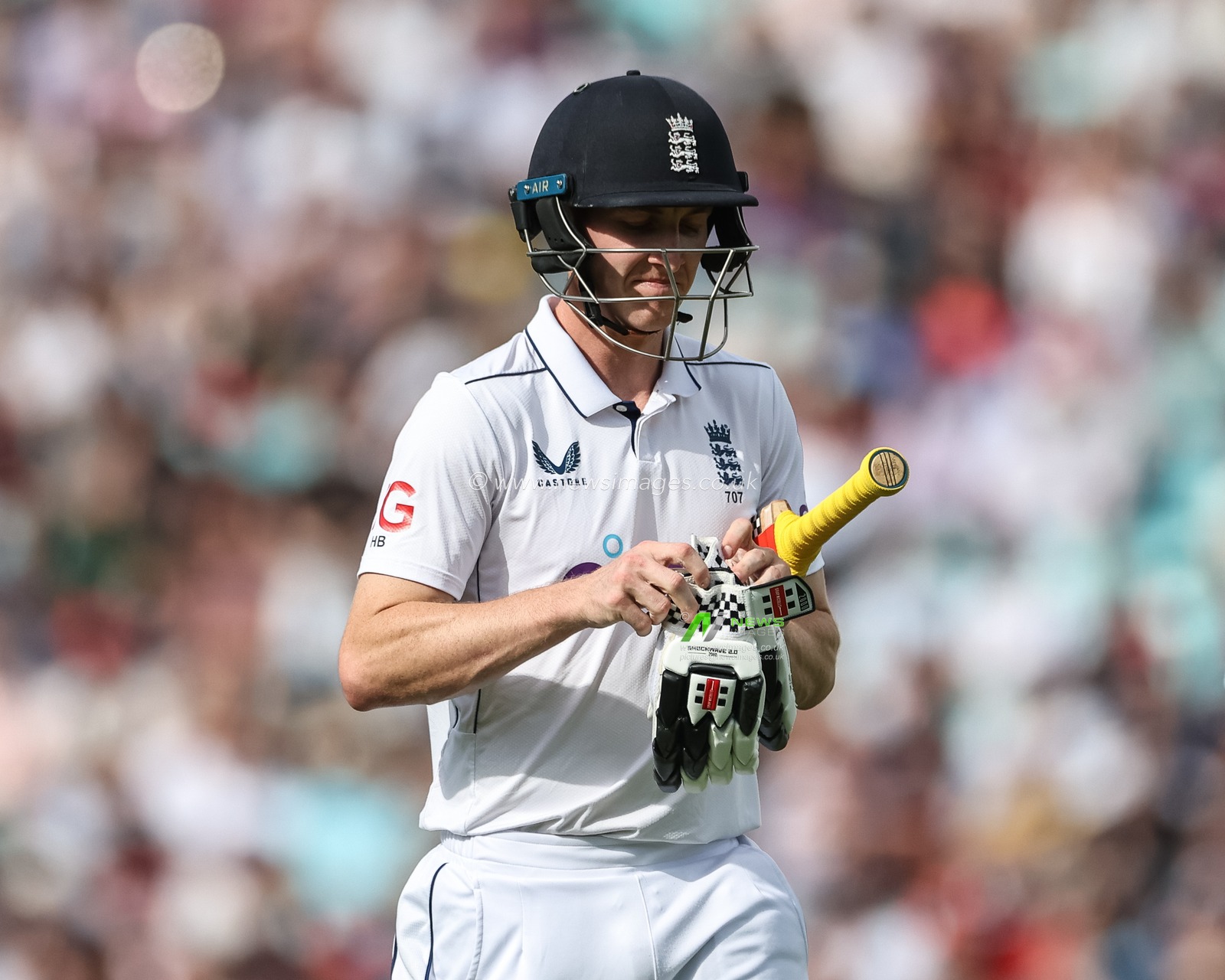 A dejected Harry Brook of England leaves the field after been bowled out LBW by Vishwa Fernando of Sri Lanka during the 3rd Rothesay Test Match Day Three England v Sri Lanka at The Kia Oval, London, United Kingdom, 8th September 2024

(Photo by Mark Cosgrove/News Images)