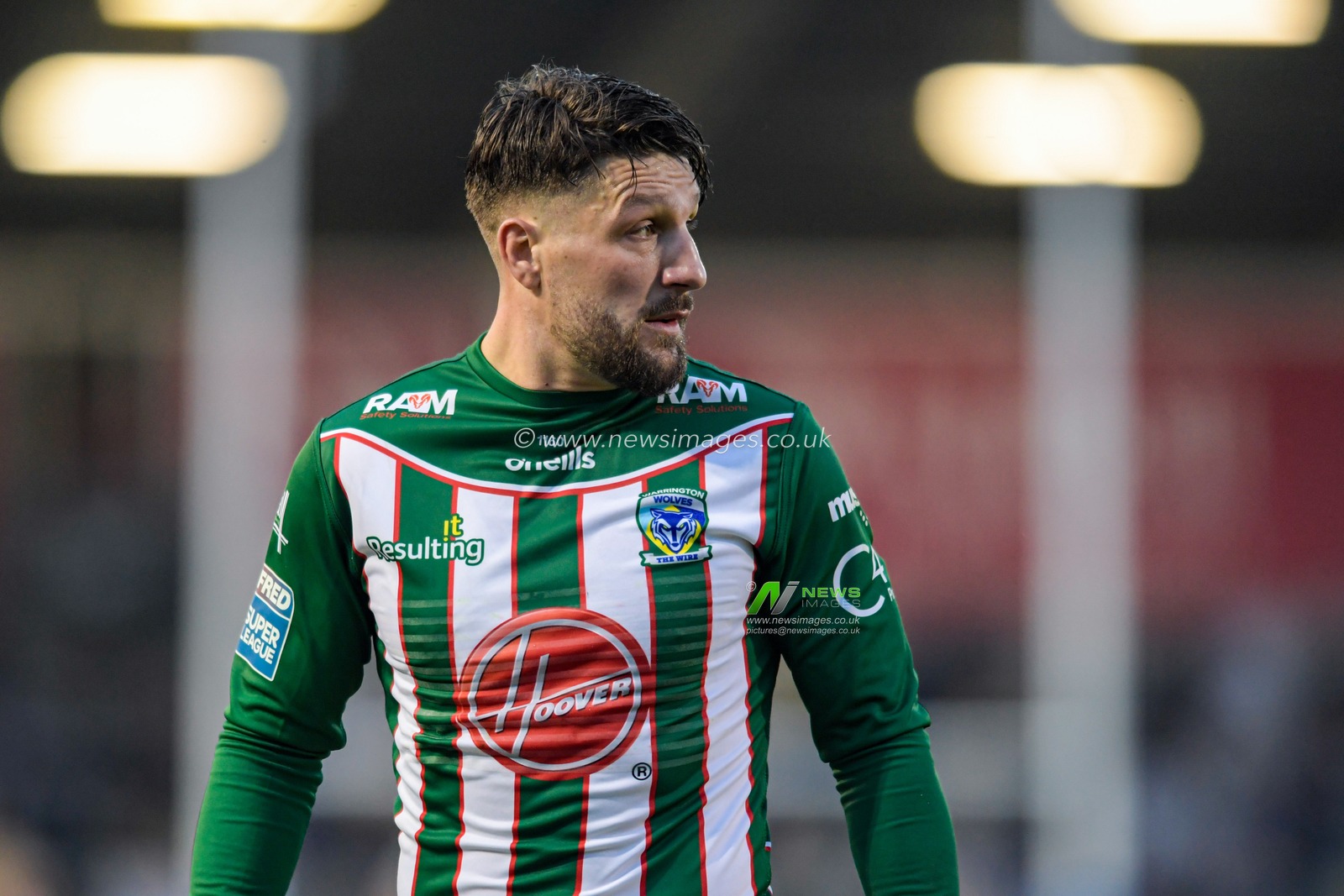 Gareth Widdop (7) of Warrington Wolves in action during the game