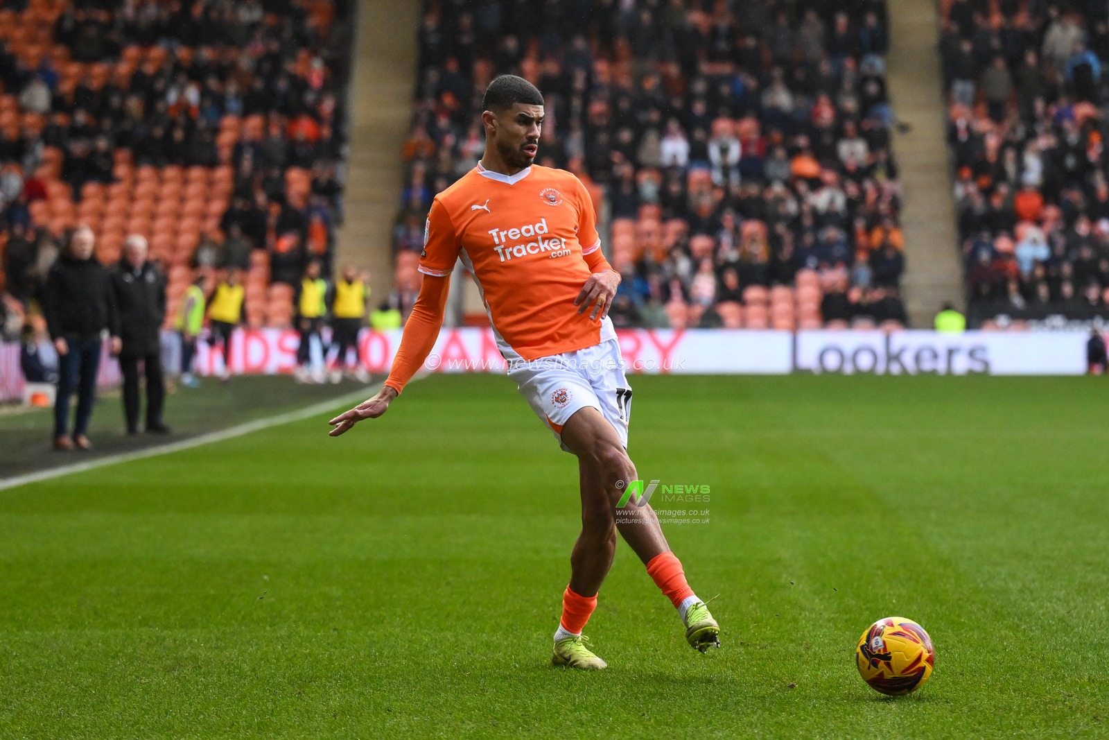 Ashley Fletcher of Blackpool passes the ball during the Sky Bet League 1 match Blackpool vs Shrewsbury Town at Bloomfield Road, Blackpool, United Kingdom, 1st January 2025

(Photo by Craig Thomas/News Images)