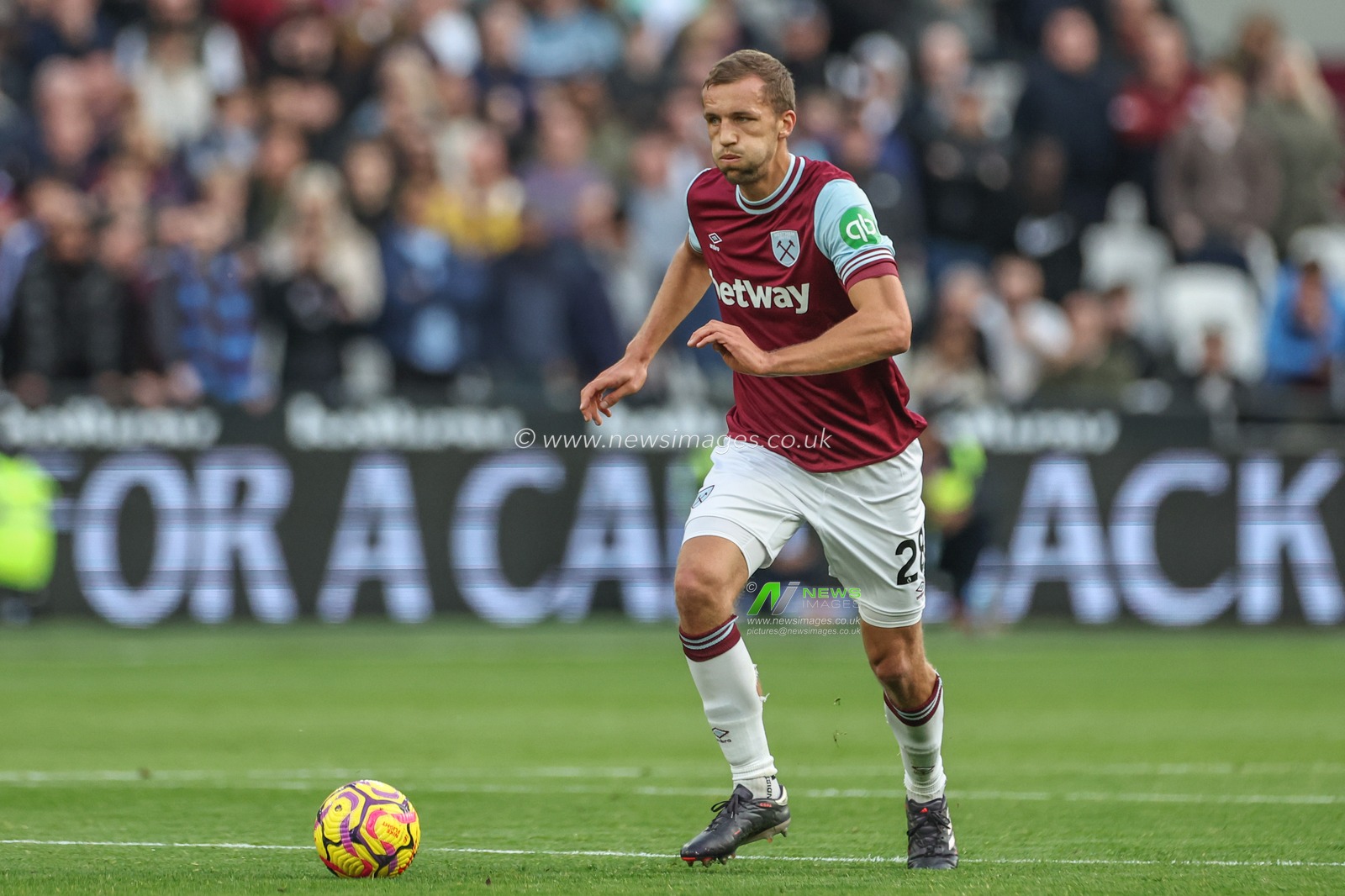 TomÃ¡Å¡ SouÄek of West Ham United in action during the Premier League match West Ham United vs Manchester United at London Stadium, London, United Kingdom, 27th October 2024

(Photo by Mark Cosgrove/News Images)