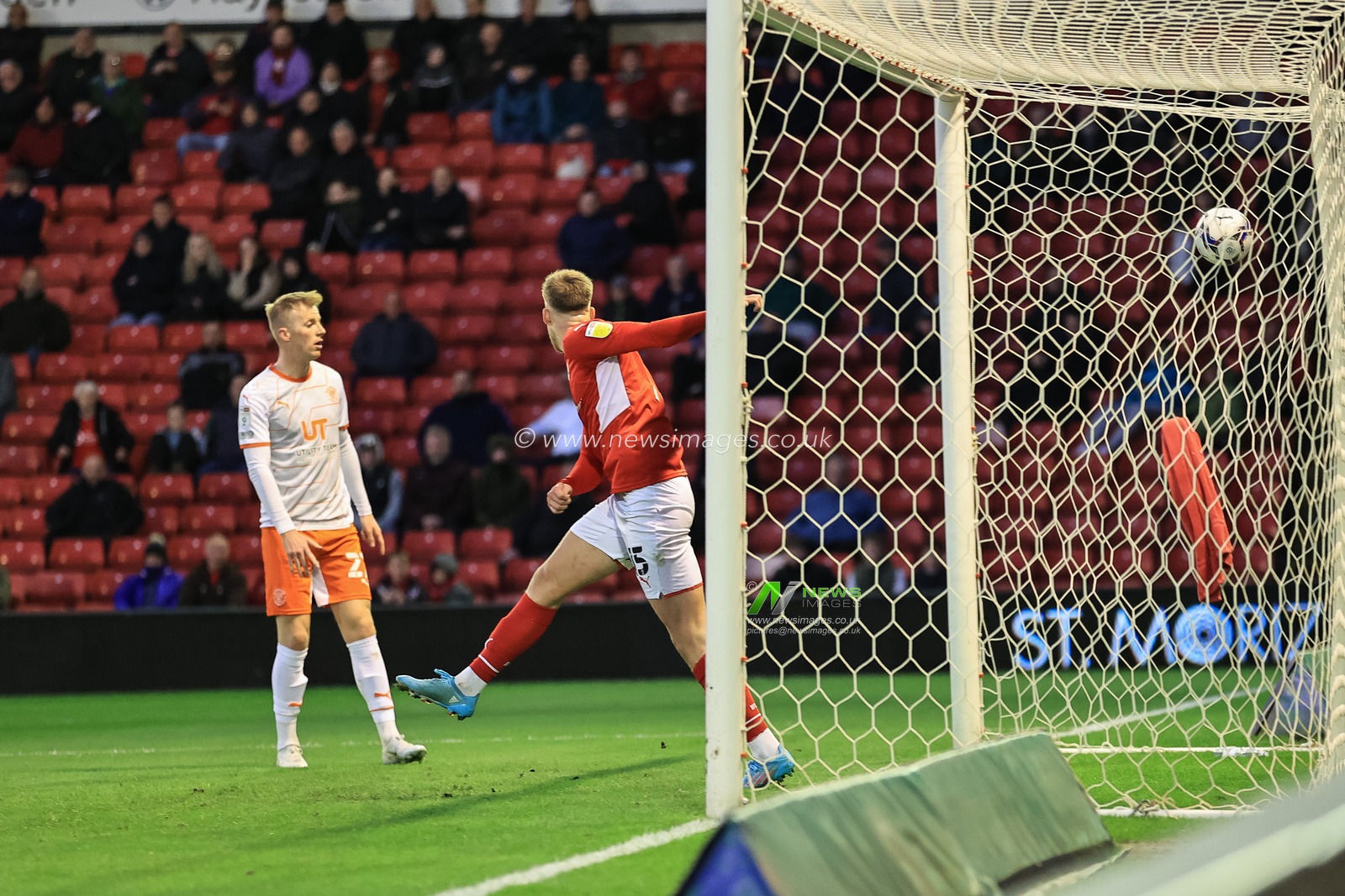 Owen Dale #7 of Blackpool scores to make it 0-1
