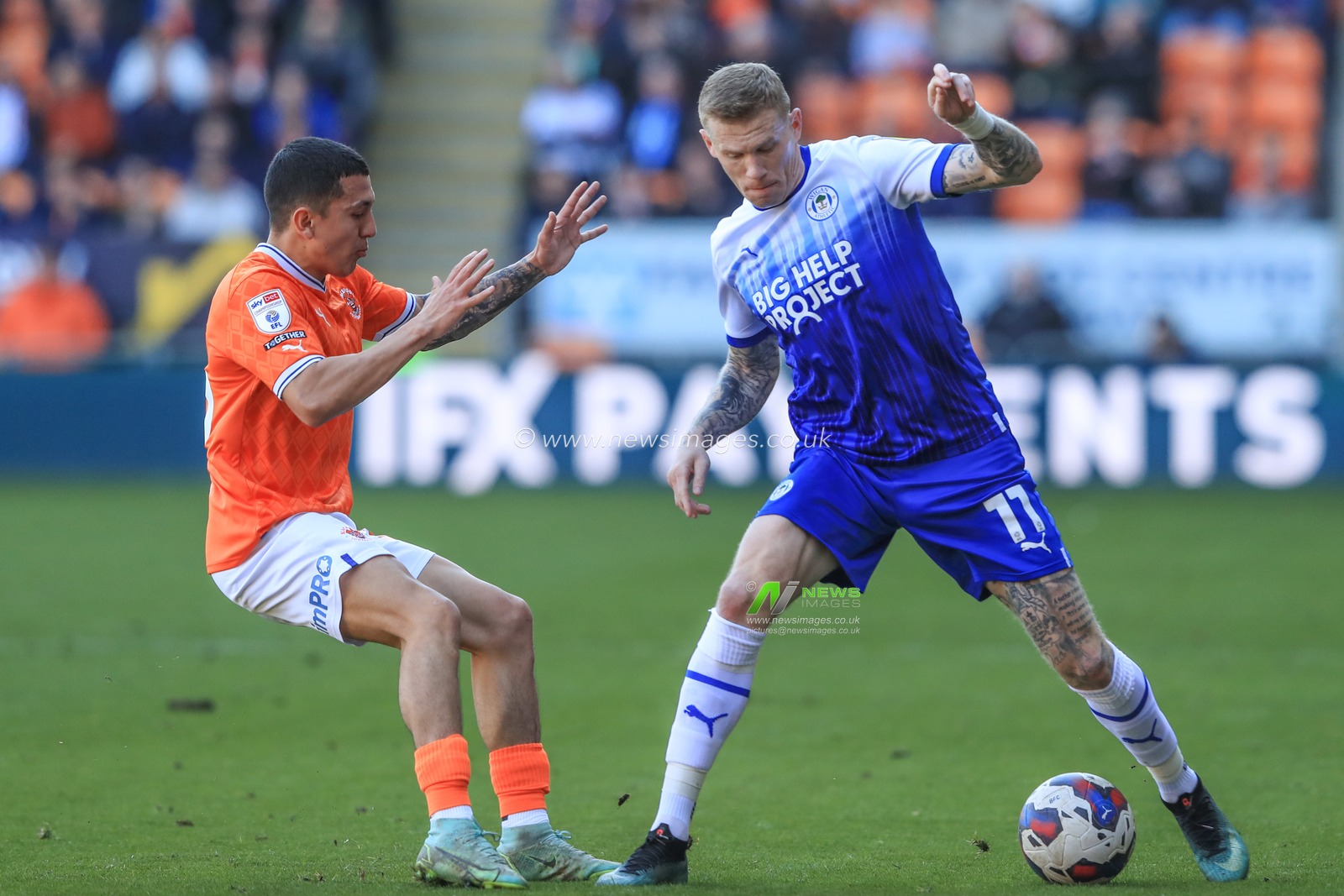 Ian Poveda #26 of Blackpool pressures James McClean #11 of Wigan Athletic during the Sky Bet Championship match Blackpool vs Wigan Athletic at Bloomfield Road, Blackpool, United Kingdom, 15th April 2023

(Photo by Alfie Cosgrove/News Images)