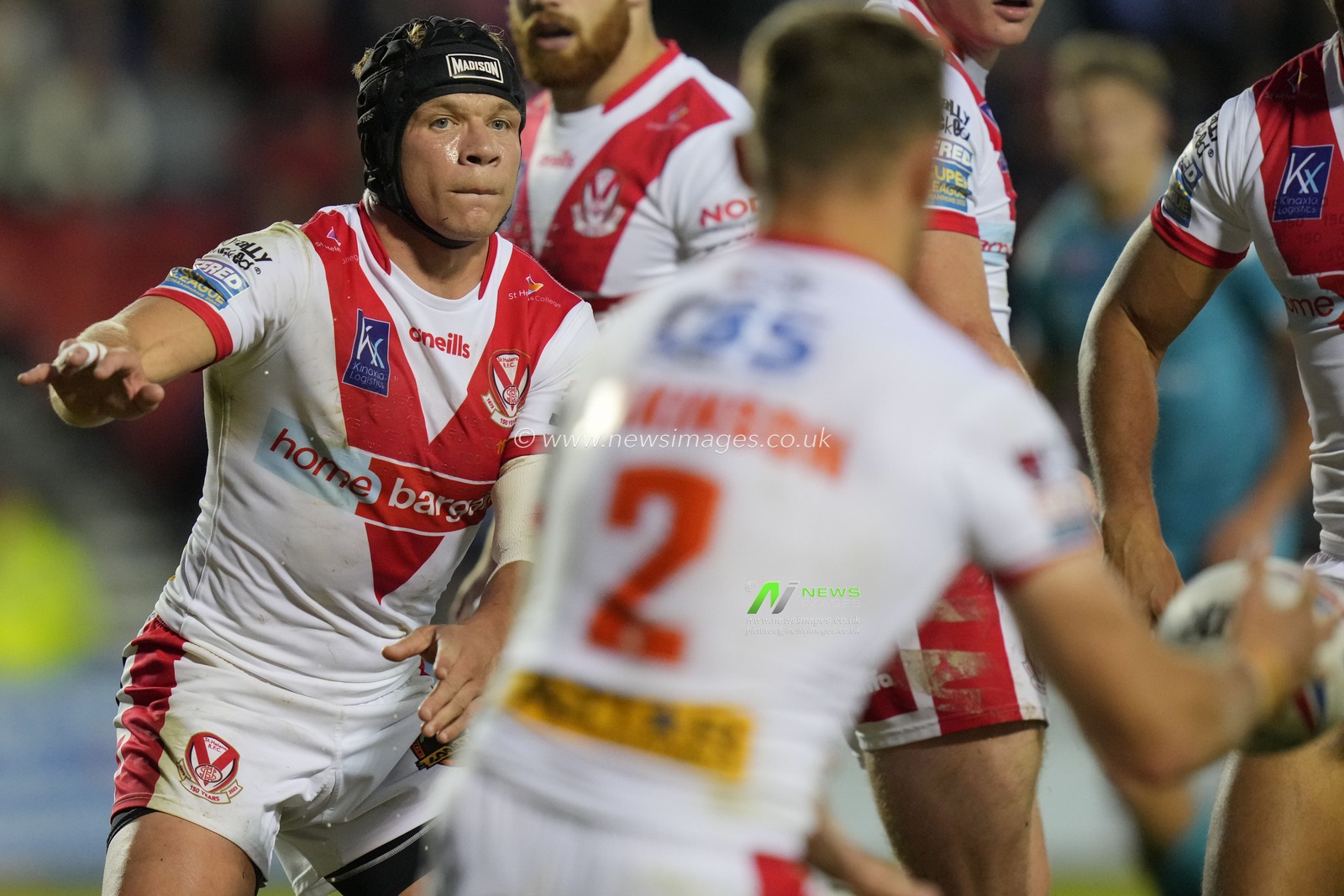 Jonny Lomax #6 of St. Helens passes the ball during the Betfred Super League Round 20 match St Helens vs Leeds Rhinos at Totally Wicked Stadium, St Helens, United Kingdom, 28th July 2023

(Photo by Steve Flynn/News Images)