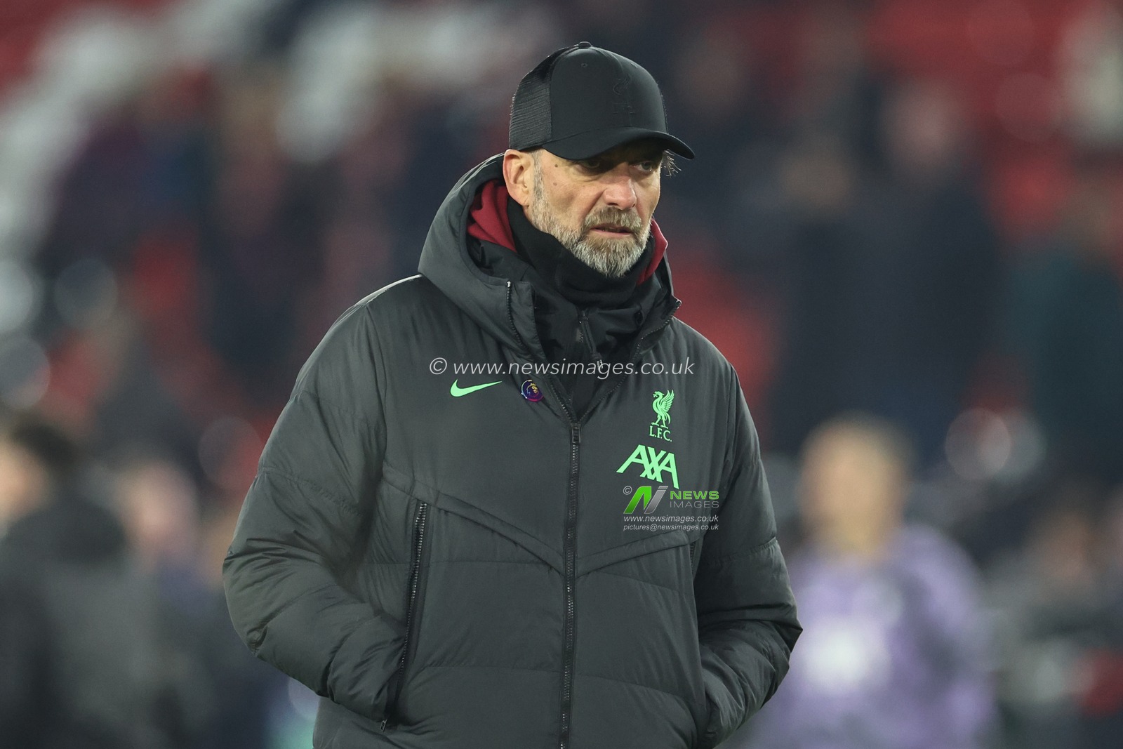 JÃ¼rgen Klopp manager of Liverpool during the pre-game warm up ahead of the Premier League match Sheffield United vs Liverpool at Bramall Lane, Sheffield, United Kingdom, 6th December 2023

(Photo by Mark Cosgrove/News Images)