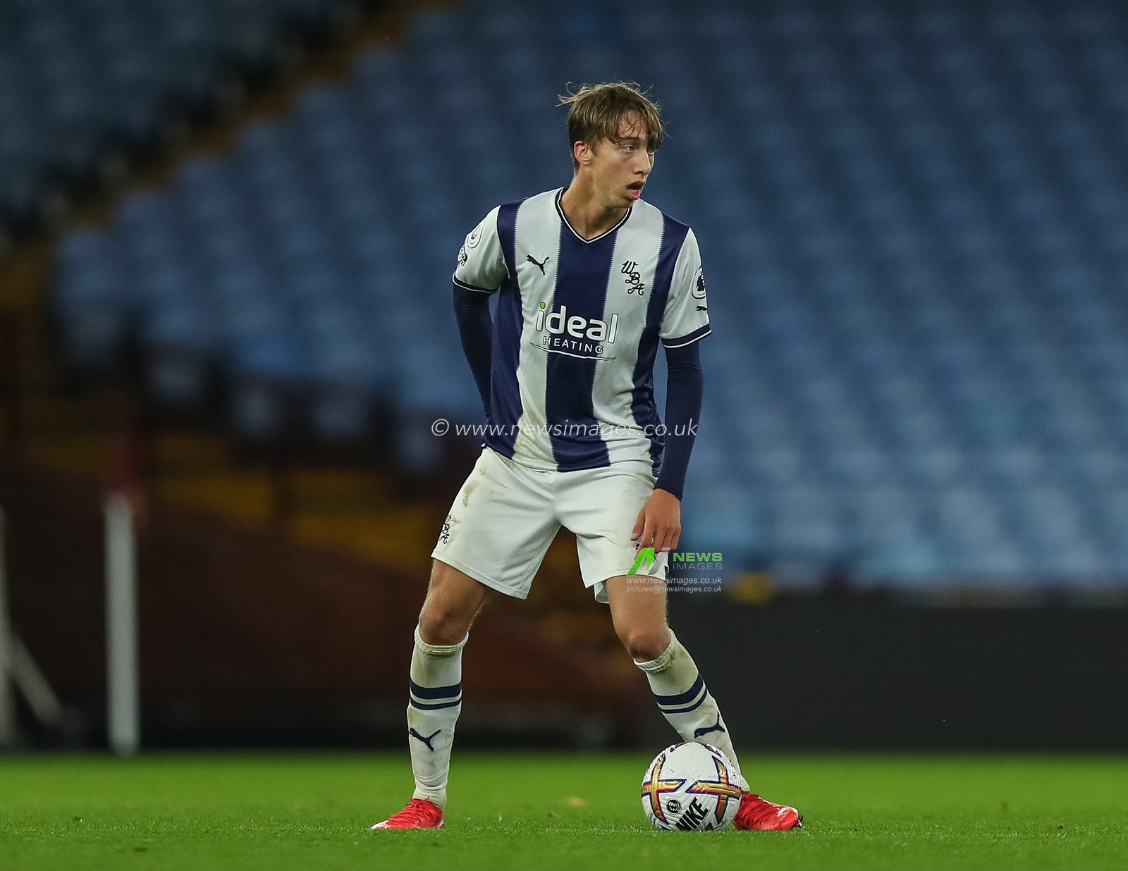 Harry Whitwell of West Bromwich Albion during the Premier League 2 U23 match Aston Villa vs West Bromwich Albion at Villa Park, Birmingham, United Kingdom, 30th September 2022

(Photo by Gareth Evans/News Images)