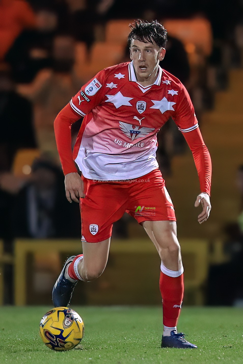 MaÃ«l de Gevigney #6 of Barnsley during the Sky Bet League 1 match Port Vale vs Barnsley at Vale Park, Burslem, United Kingdom, 26th December 2023

(Photo by Alfie Cosgrove/News Images)