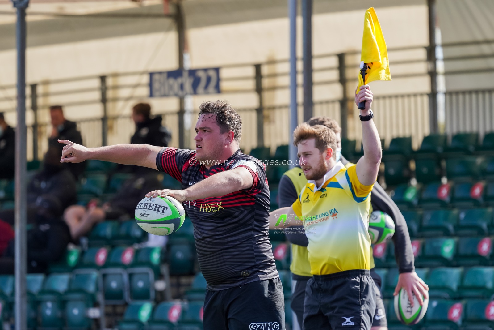 Jamie George #2 of Saracens organising the line out