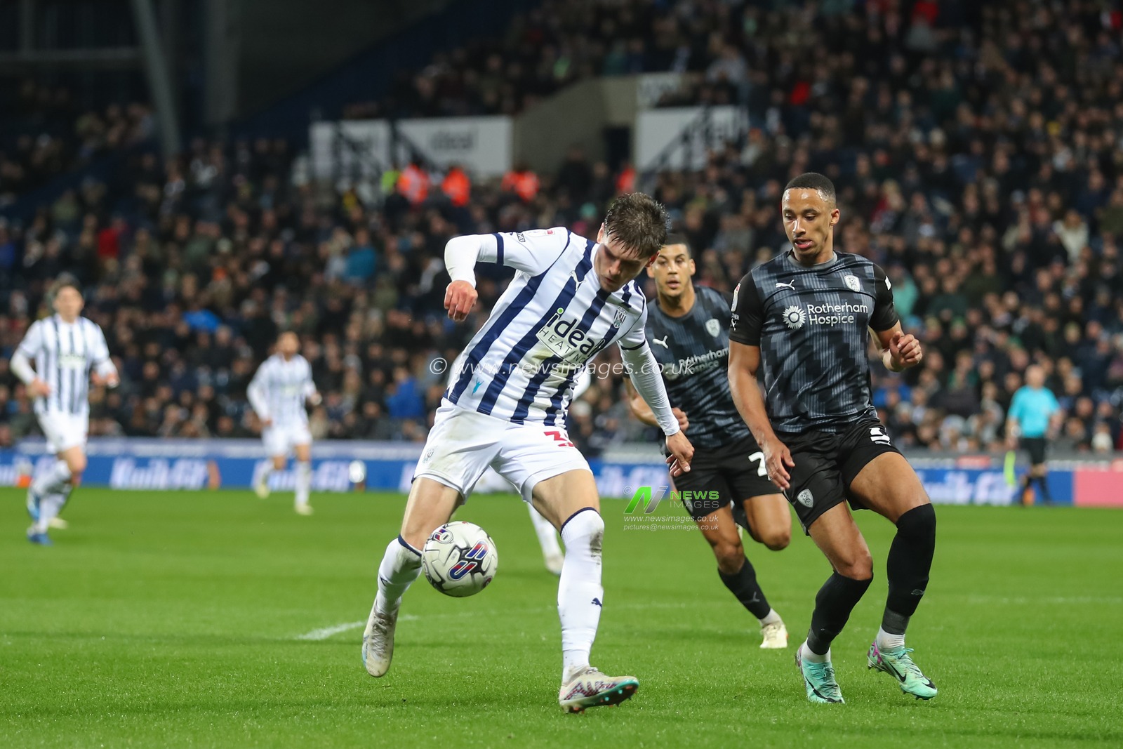 Tom Fellows of West Bromwich Albion in action, during the Sky Bet Championship match West Bromwich Albion vs Rotherham United at The Hawthorns, West Bromwich, United Kingdom, 10th April 2024

(Photo by Gareth Evans/News Images)