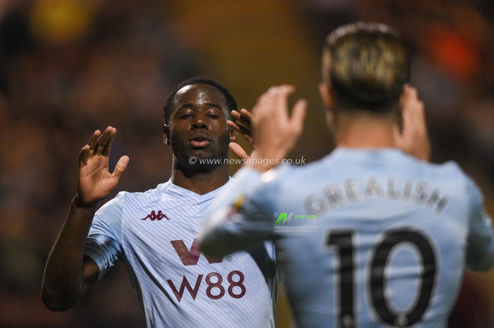 27th August 2019 , Gresty Road, Crewe, England; Carabao Cup Football, Second Round, Crewe Alexandrea vs Aston Villa ; Keinan Davis (39) of Aston Villa scores a goal to make it 0-4


Credit: Richard Long/News Images

English Football League images are subject to DataCo Licence