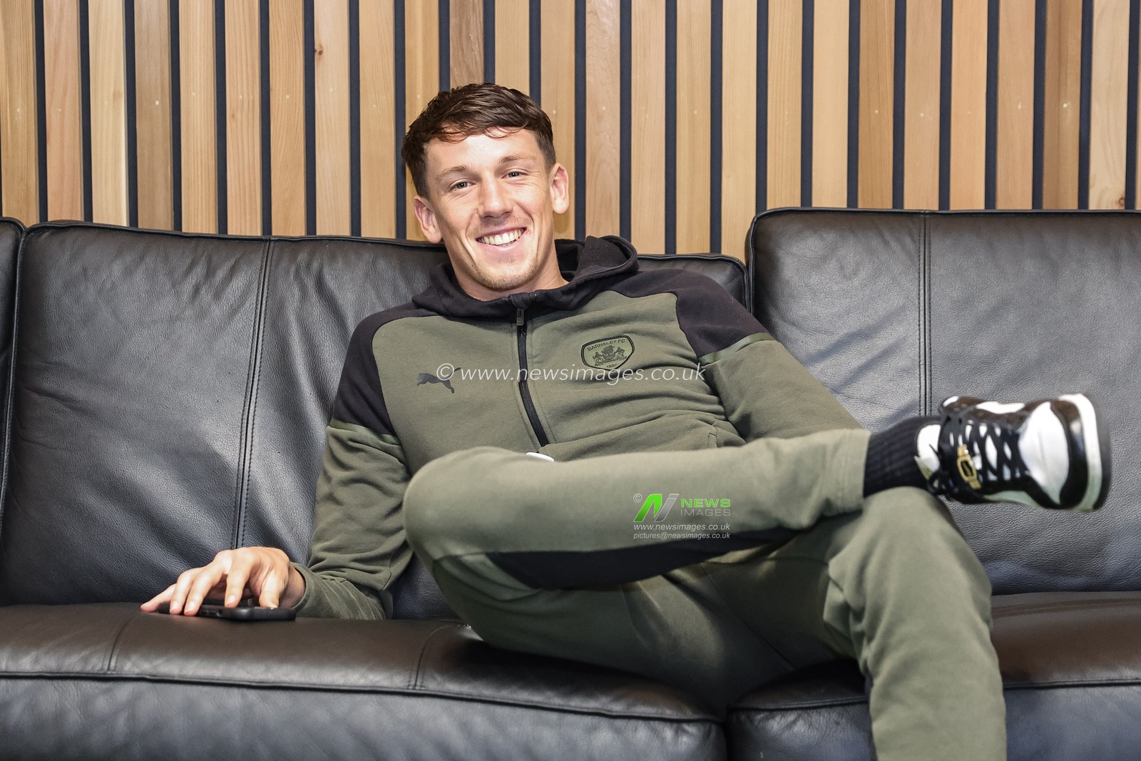 MaÃ«l de Gevigney #6 of Barnsley shilling in the dressing room during the Emirates FA Cup match Barnsley vs Horsham FC at Oakwell, Barnsley, United Kingdom, 3rd November 2023

(Photo by Mark Cosgrove/News Images)