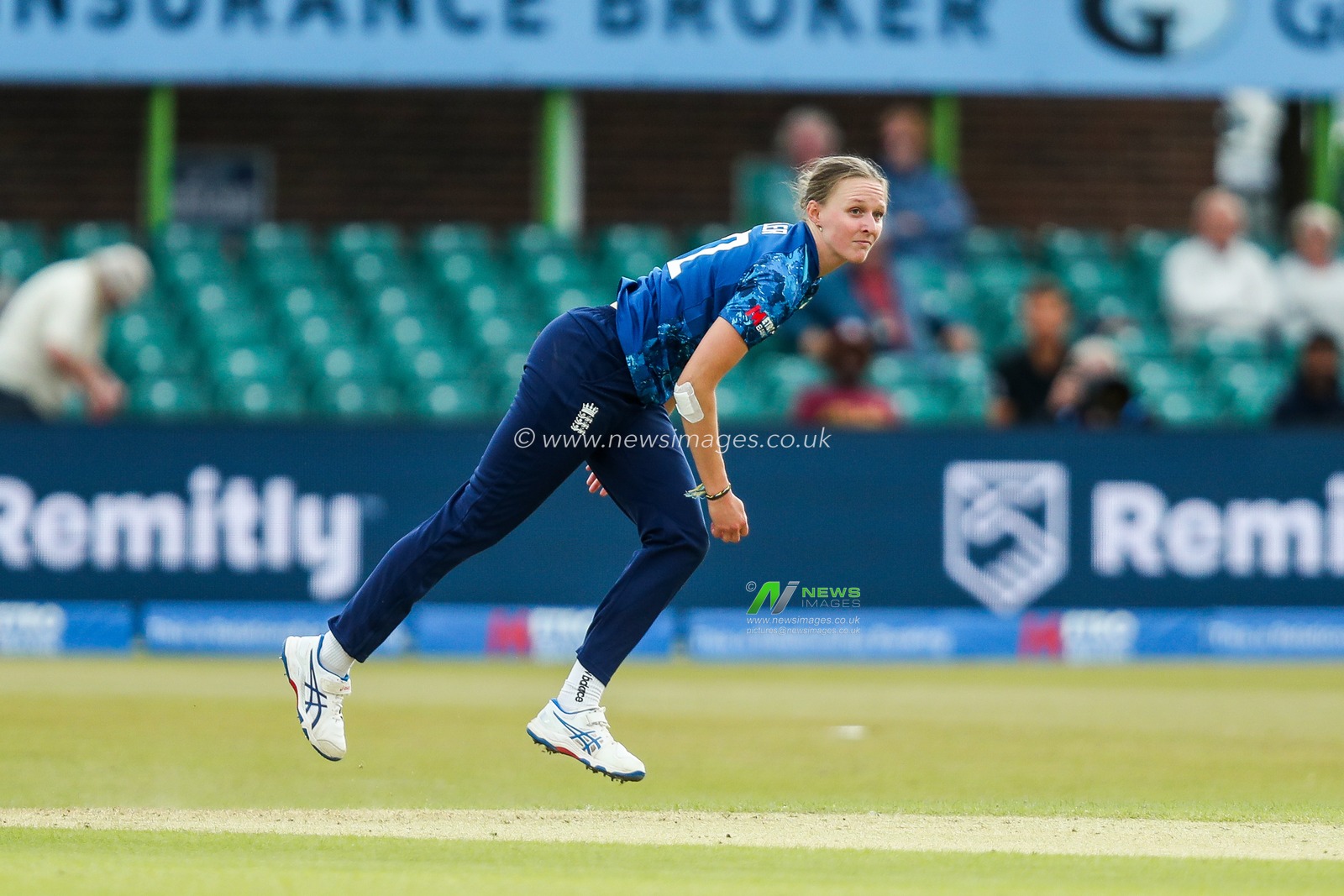 Lauren Filer of England Women bowls during the 2nd Metro Bank ODI Day International England Women v West Indies Women at Uptonsteel County Ground, Leicester, United Kingdom, 4th June 2025

(Photo by Izzy Poles/News Images)