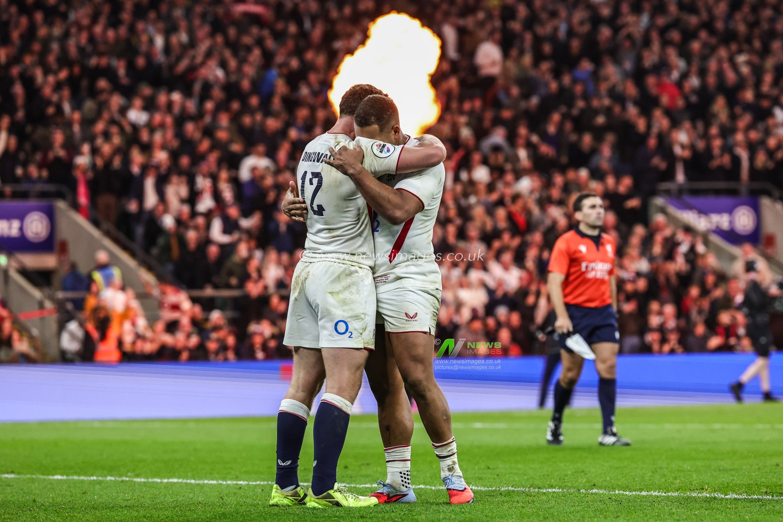 Fraser Dingwall of England celebrates his try during the Quilter Nations Series 2025 match England vs New Zealand at Allianz Stadium, Twickenham, United Kingdom, 15th November 2025

(Photo by Mark Cosgrove/News Images)

*** GER AUT SUI OUT ***