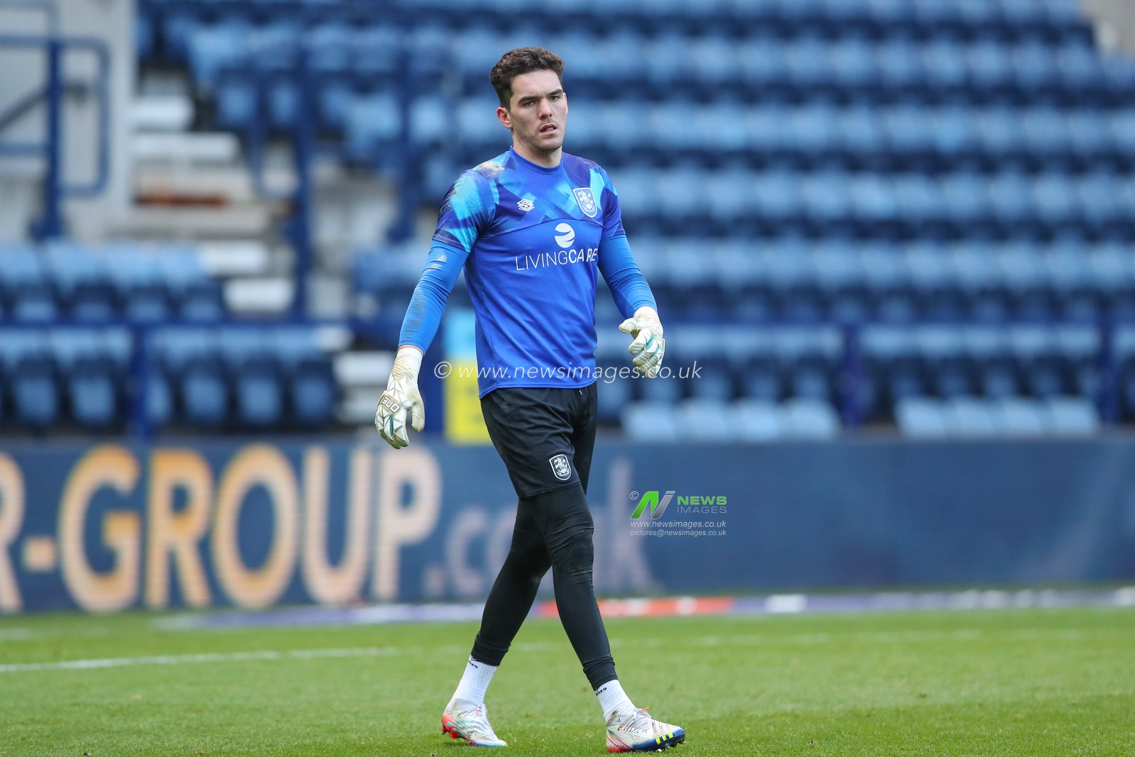 Lee Nicholls #21 of Huddersfield Town during the pre-game warm up ahead of the Sky Bet Championship match Preston North End vs Huddersfield Town at Deepdale, Preston, United Kingdom, 26th December 2022

(Photo by Gareth Evans/News Images)