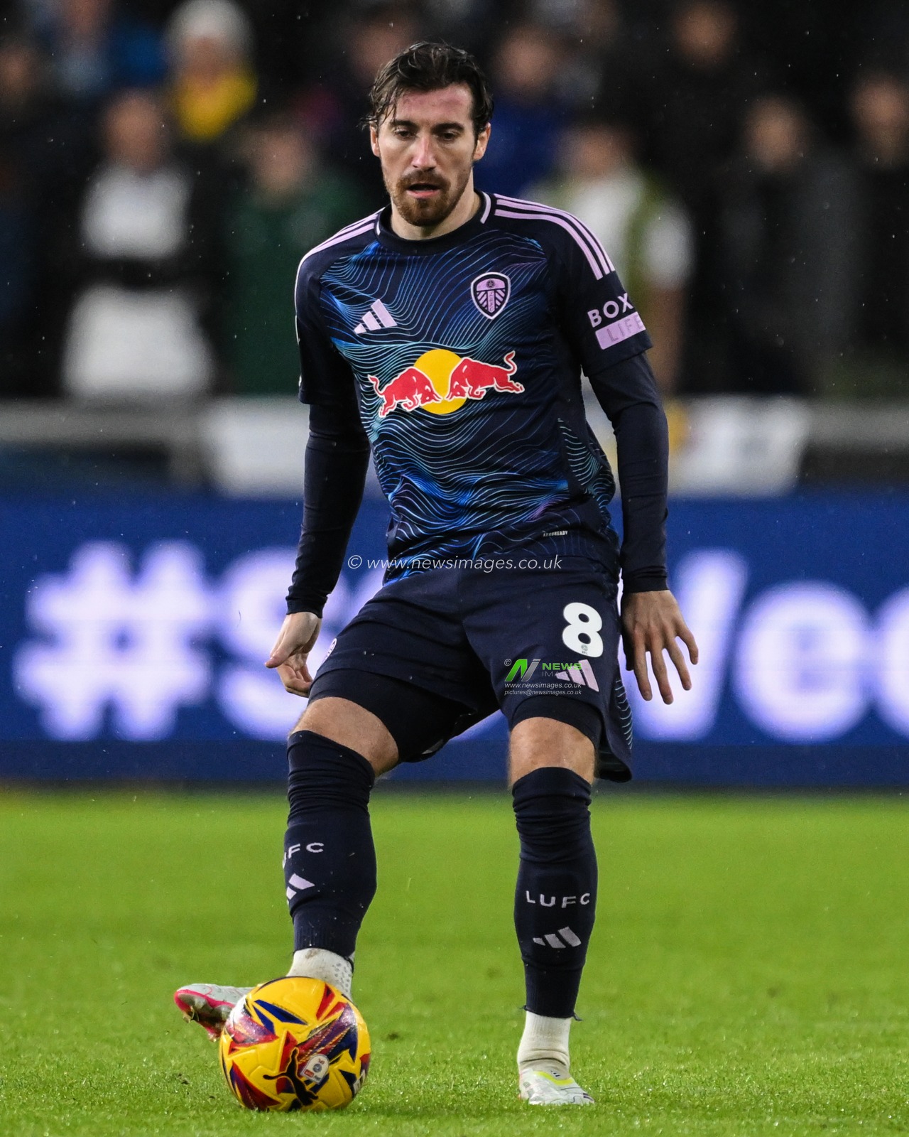 Joe Rothwell of Leeds United passes the ball during the Sky Bet Championship match Swansea City vs Leeds United at Swansea.com Stadium, Swansea, United Kingdom, 24th November 2024

(Photo by Craig Thomas/News Images)