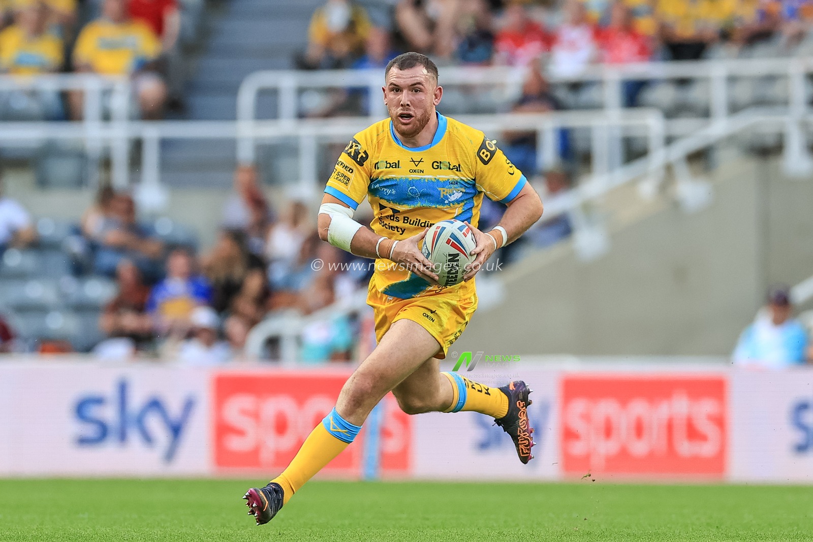 Cameron Smith #17 of Leeds Rhinos in action during the game