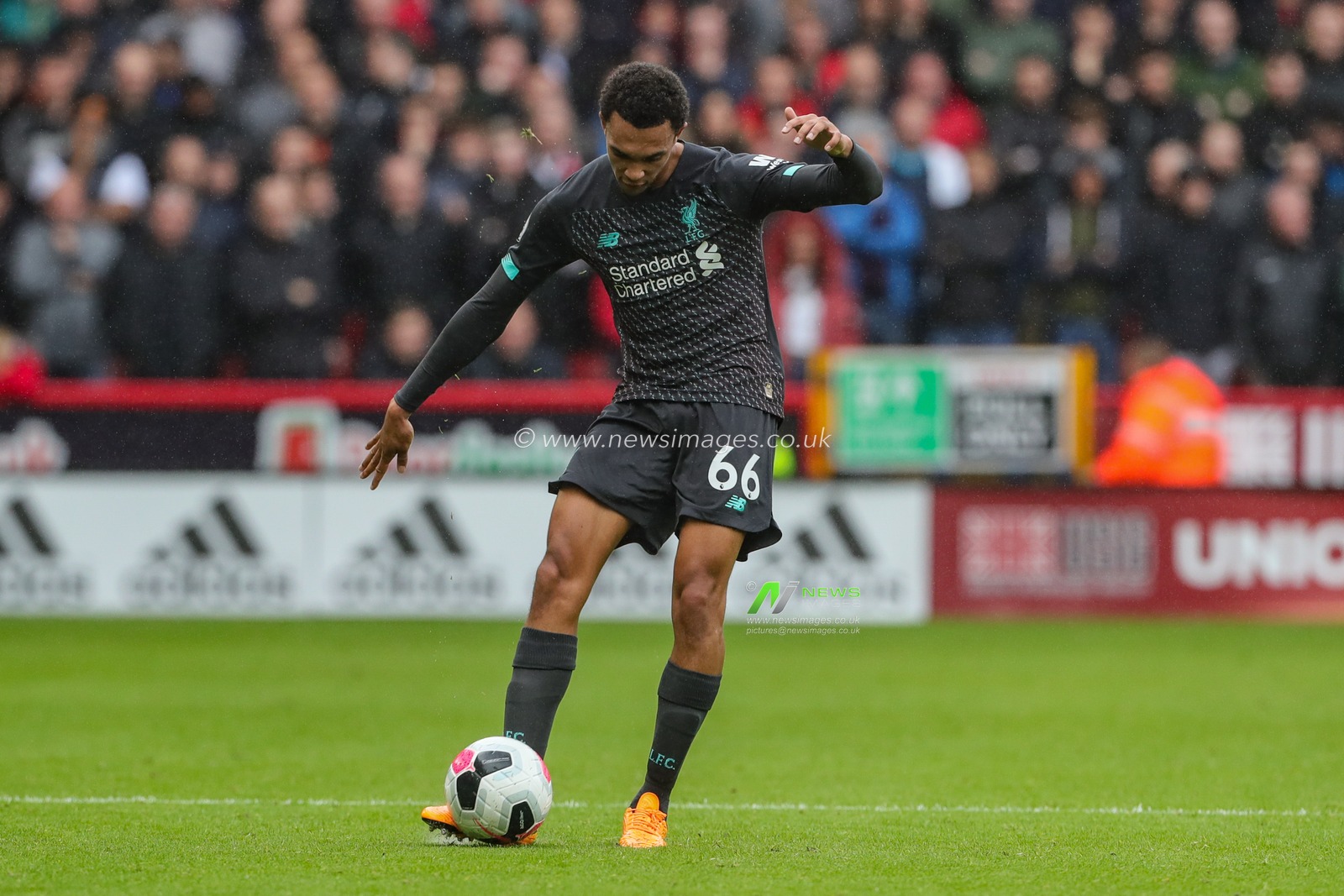 28th September 2019, Bramall Lane, Sheffield, England; Premier League, Sheffield United v Liverpool : , Trent Alexander-Arnold passes the ball 

Credit: Mark Cosgrove/News Images