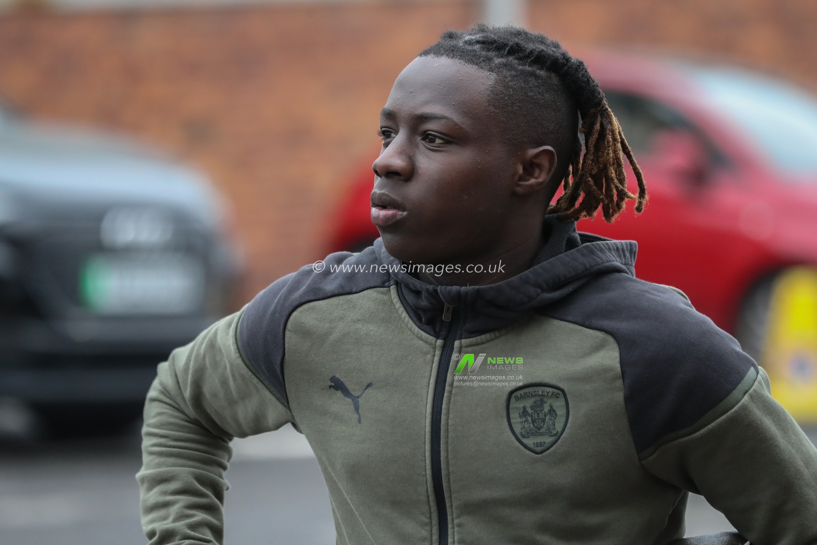 FÃ¡bio JalÃ³ of Barnsley arrives during the Sky Bet League 1 Sky Bet League 1 Promotion Play-offs Semi-final first leg match Barnsley vs Bolton Wanderers at Oakwell, Barnsley, United Kingdom, 3rd May 2024

(Photo by Alfie Cosgrove/News Images)