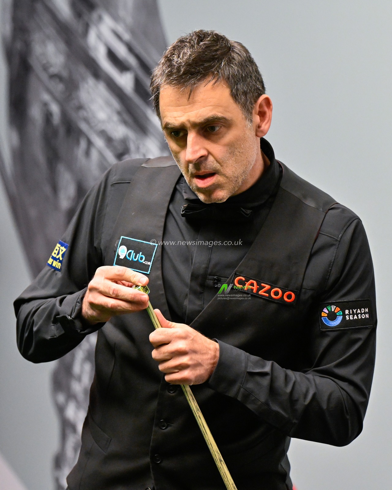 Ronnie O'Sullivan chalks his cue, during the Cazoo World Championships 2024 at Crucible Theatre, Sheffield, United Kingdom, 24th April 2024

(Photo by Cody Froggatt/News Images)